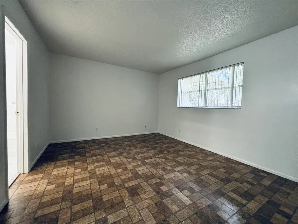 7925 Fairview Dr, #208