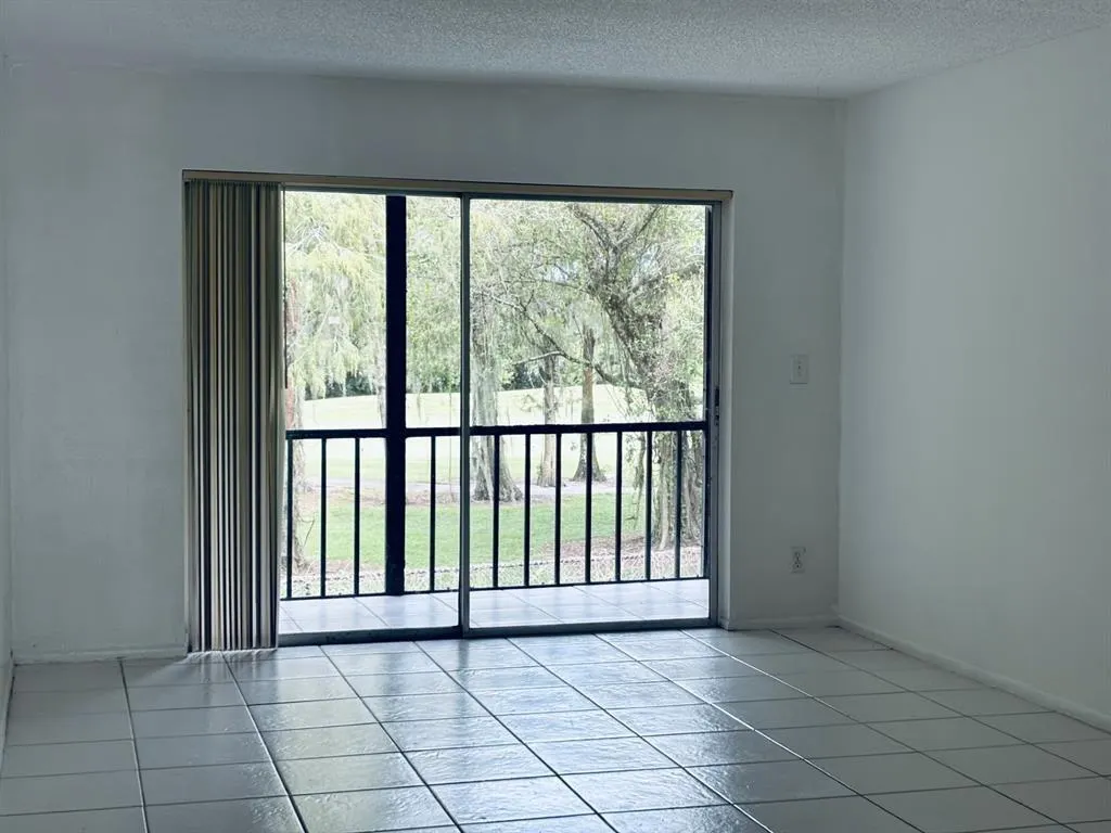 7925 Fairview Dr, #208