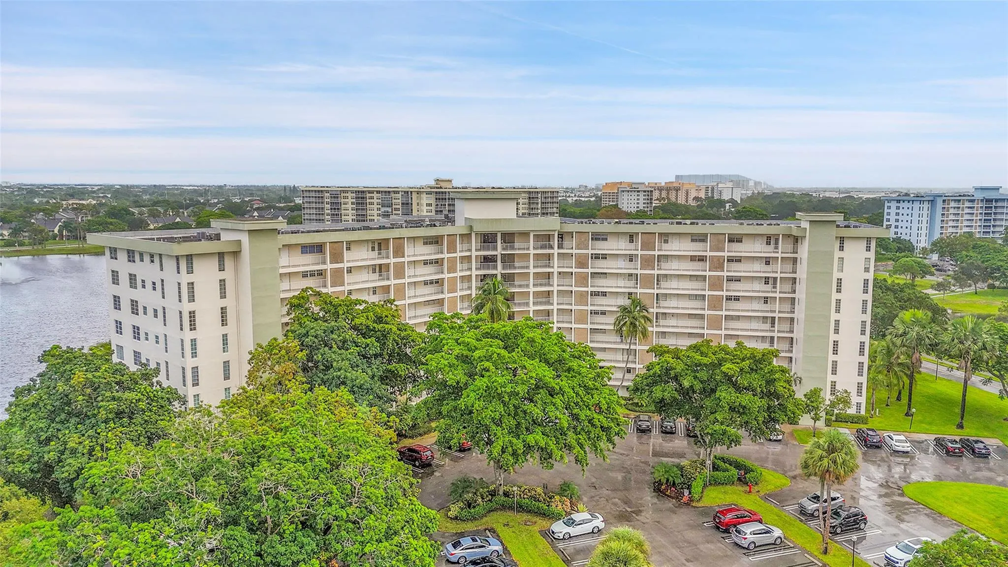 3051 N Course Dr, #601