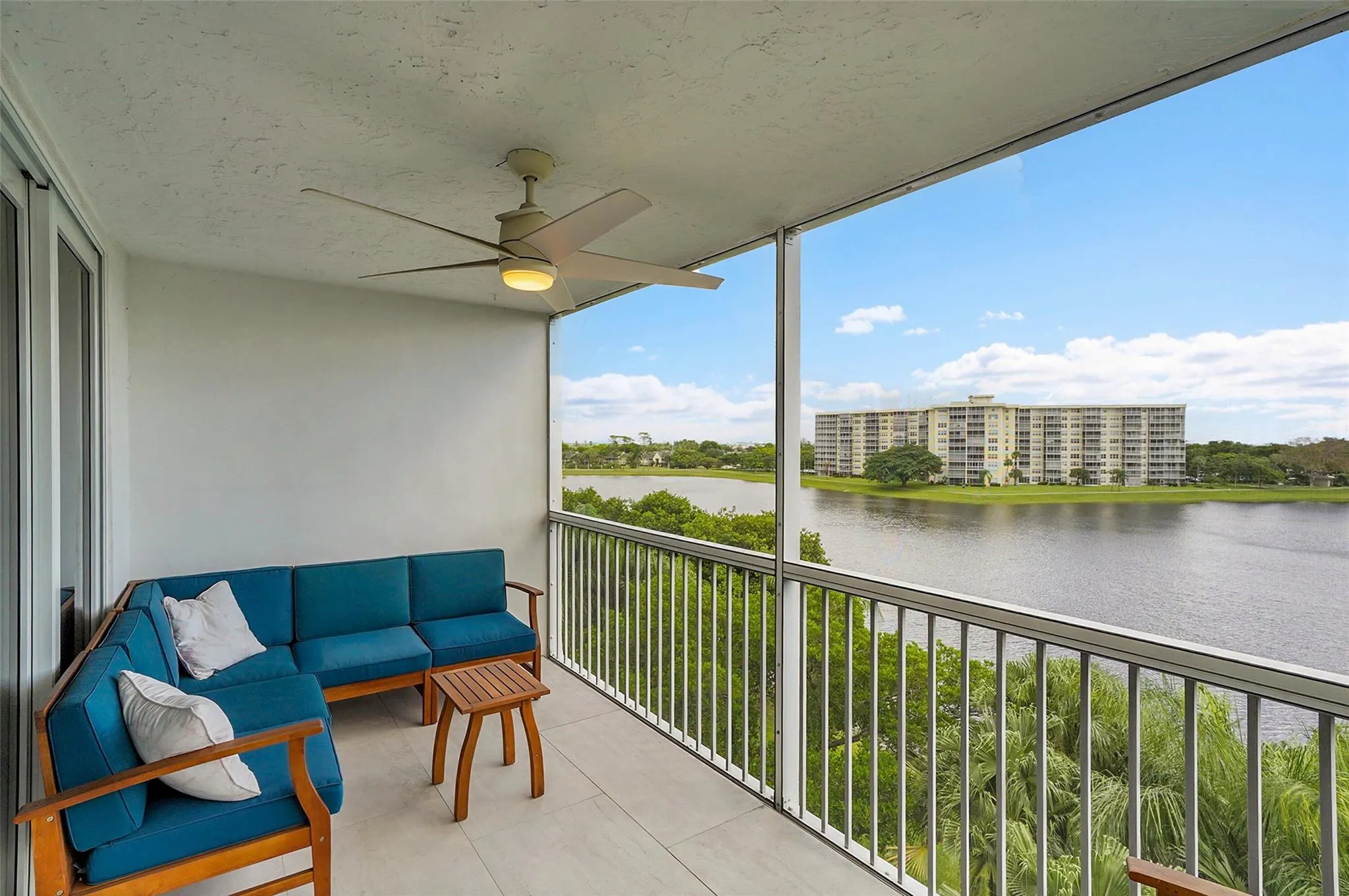 3051 N Course Dr, #601