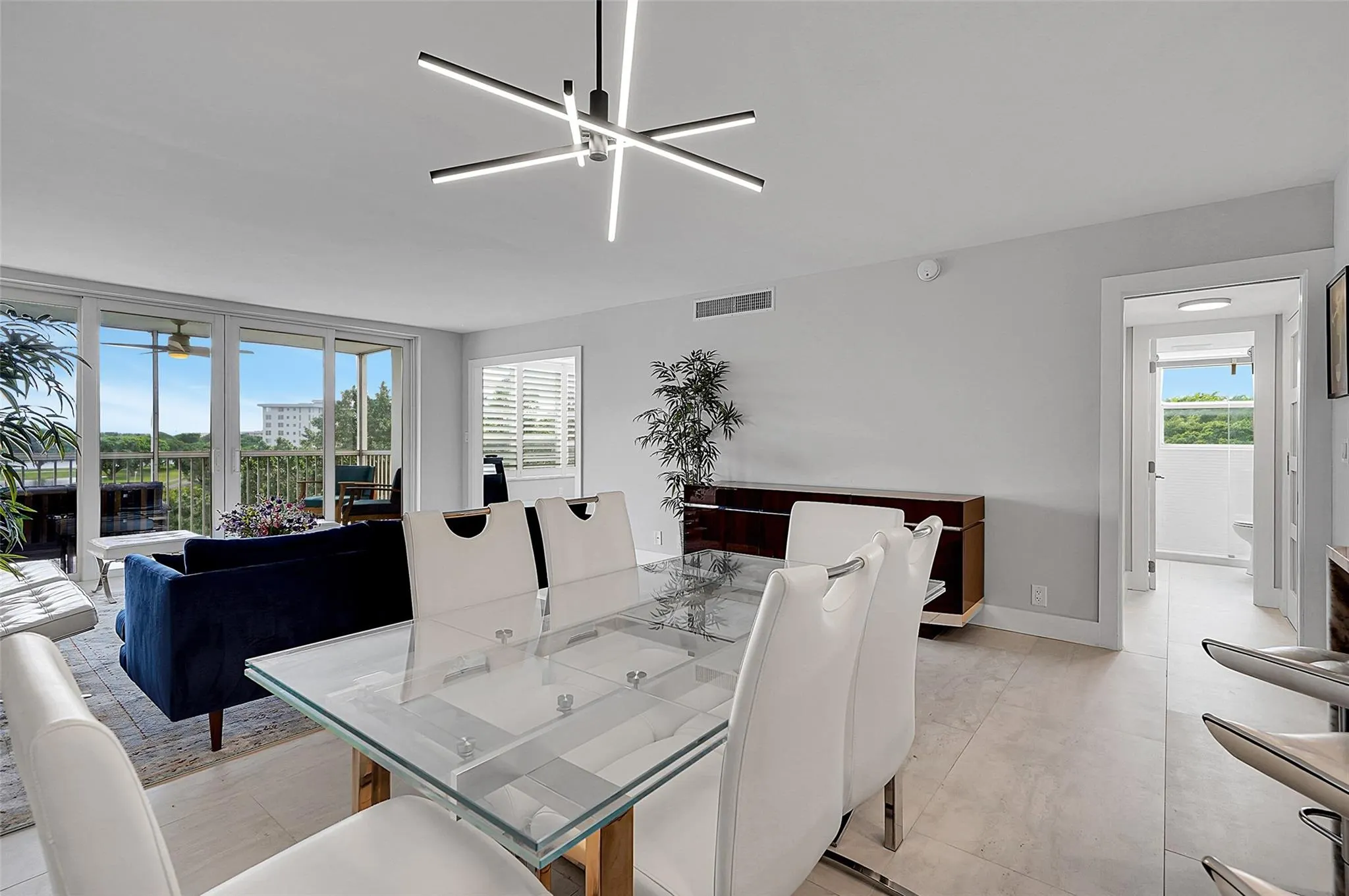 3051 N Course Dr, #601