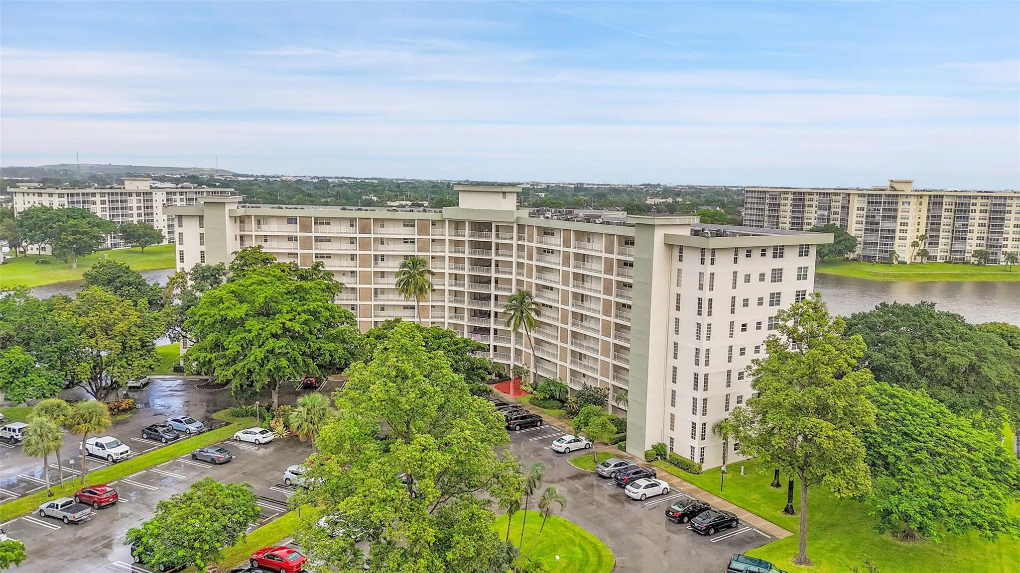 3051 N Course Dr, #601