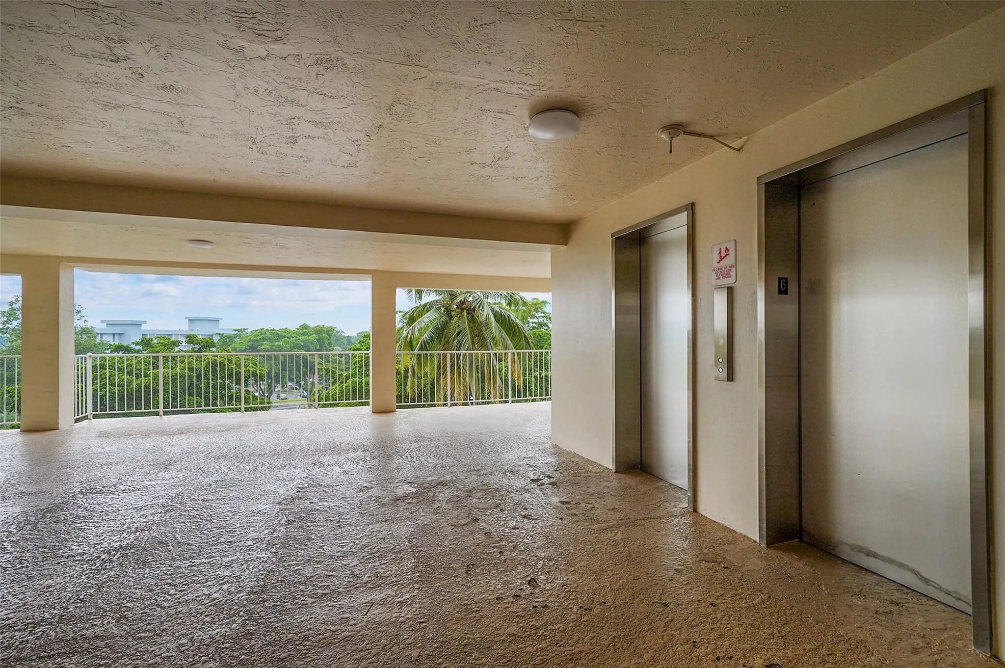 3051 N Course Dr, #601