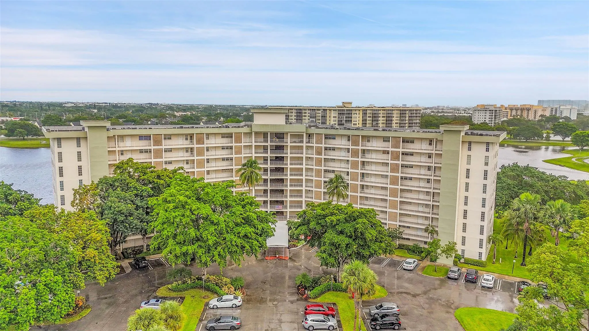3051 N Course Dr, #601