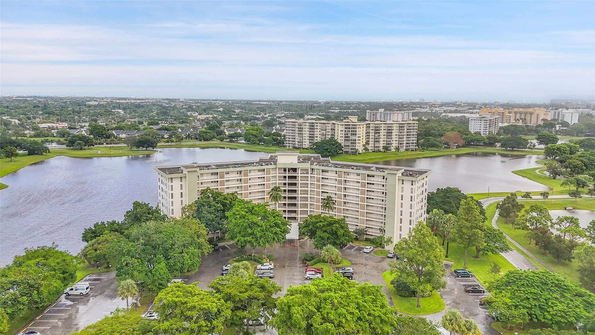 3051 N Course Dr, #601