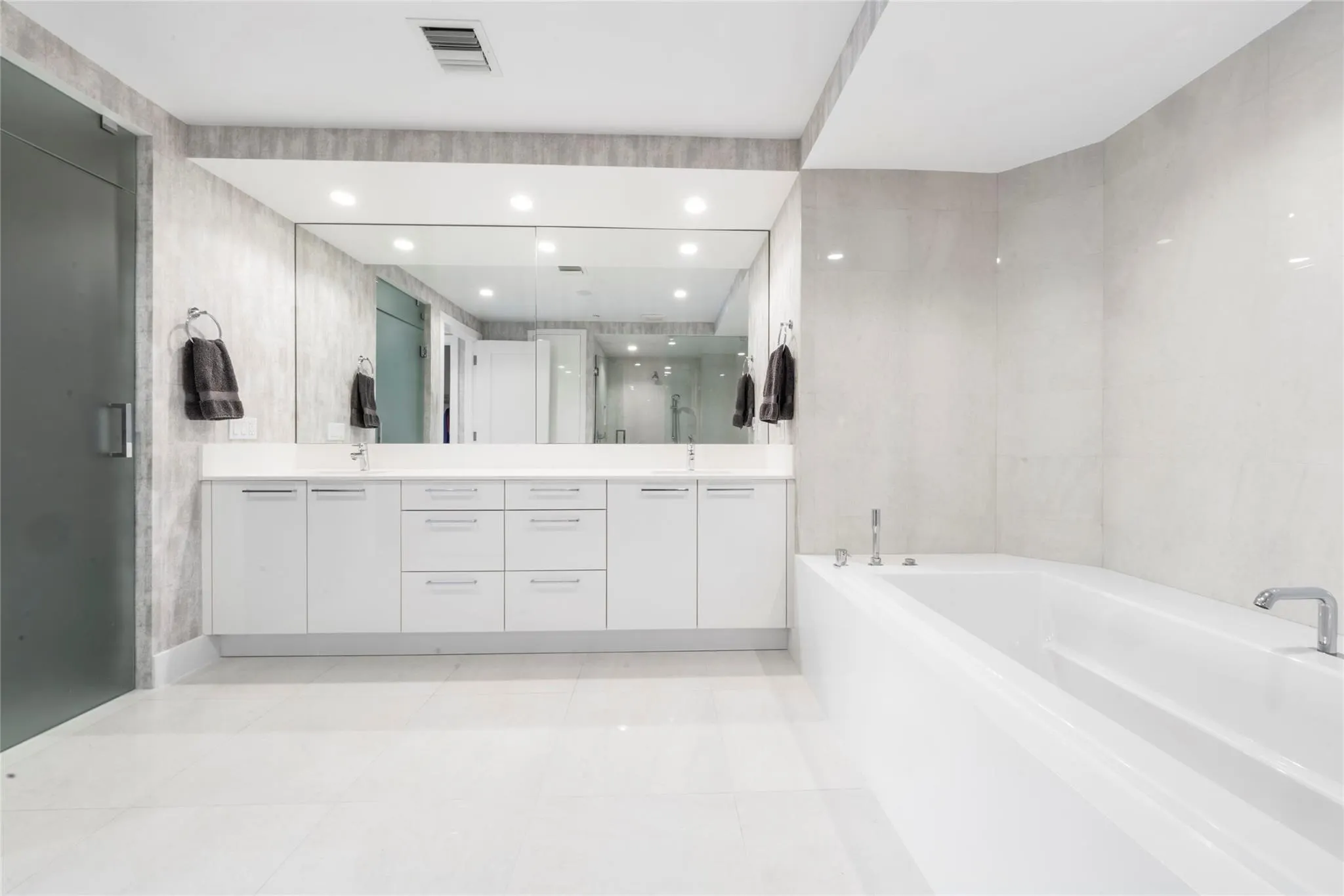 100 E Las Olas Blvd, #3403