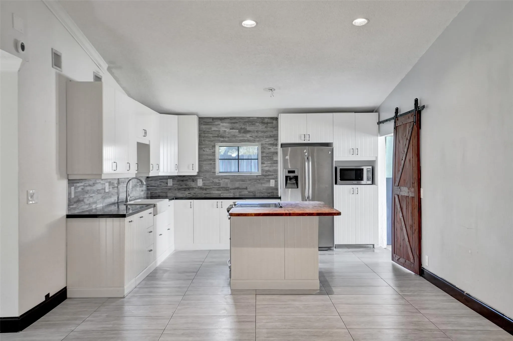 967 NW 89th Ave