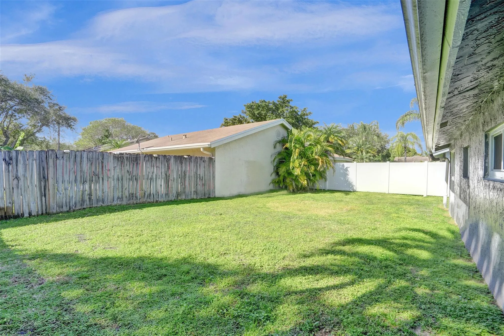967 NW 89th Ave