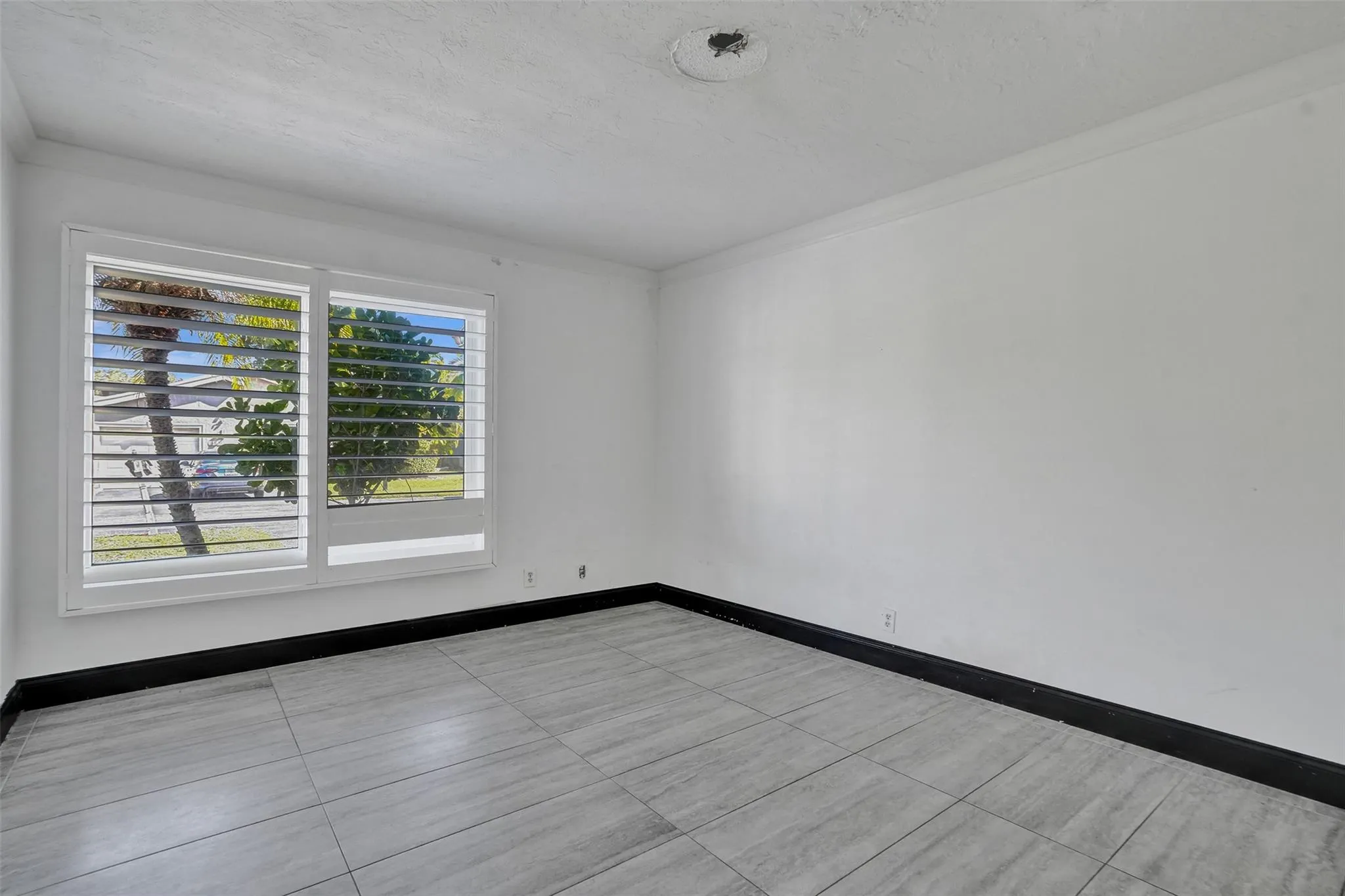 967 NW 89th Ave