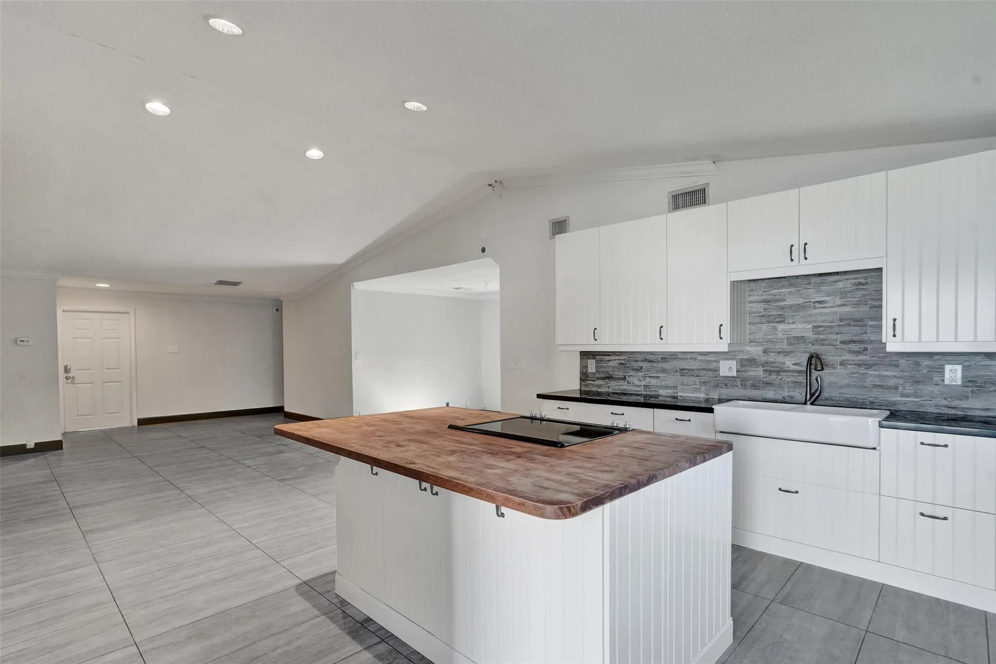 967 NW 89th Ave