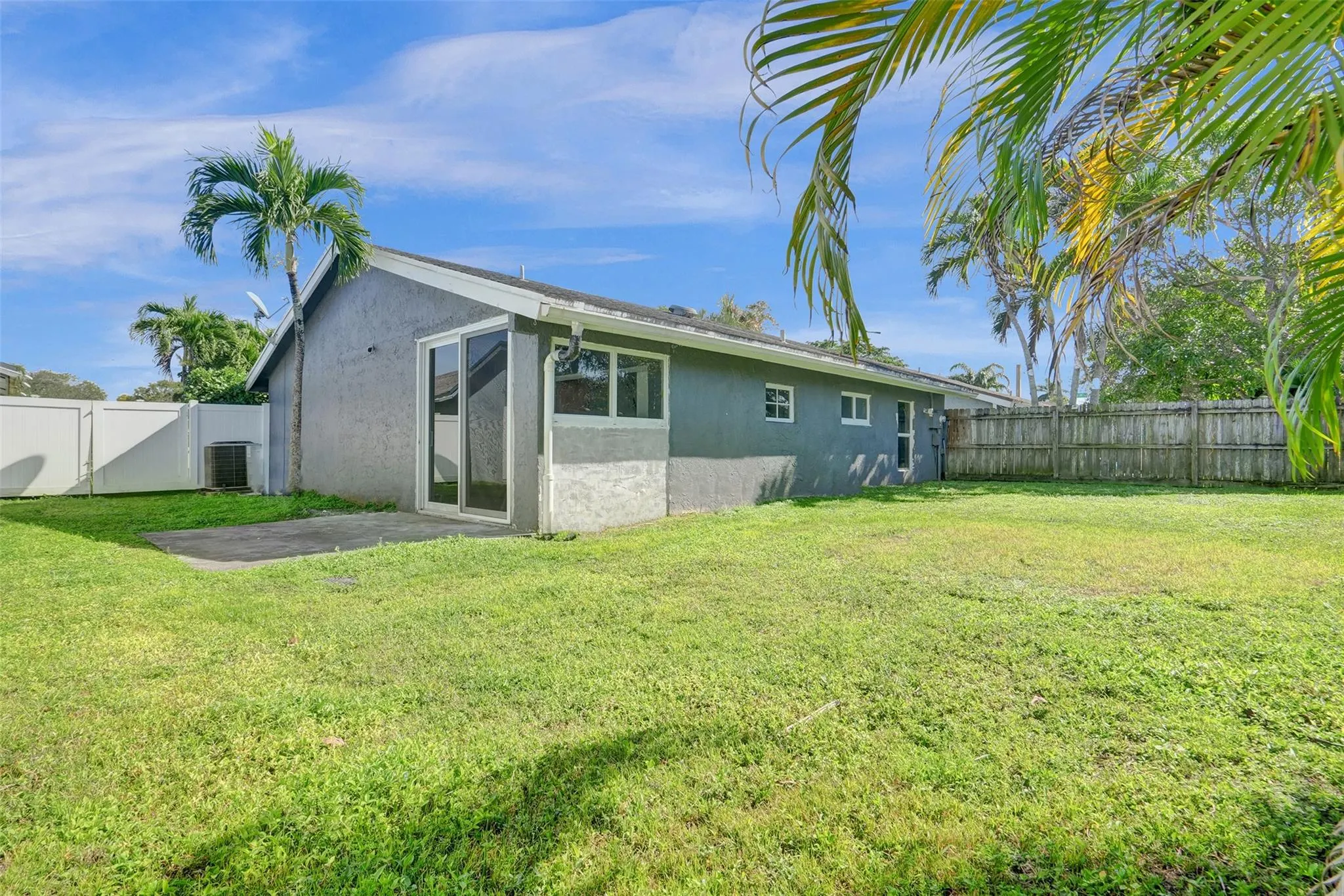 967 NW 89th Ave
