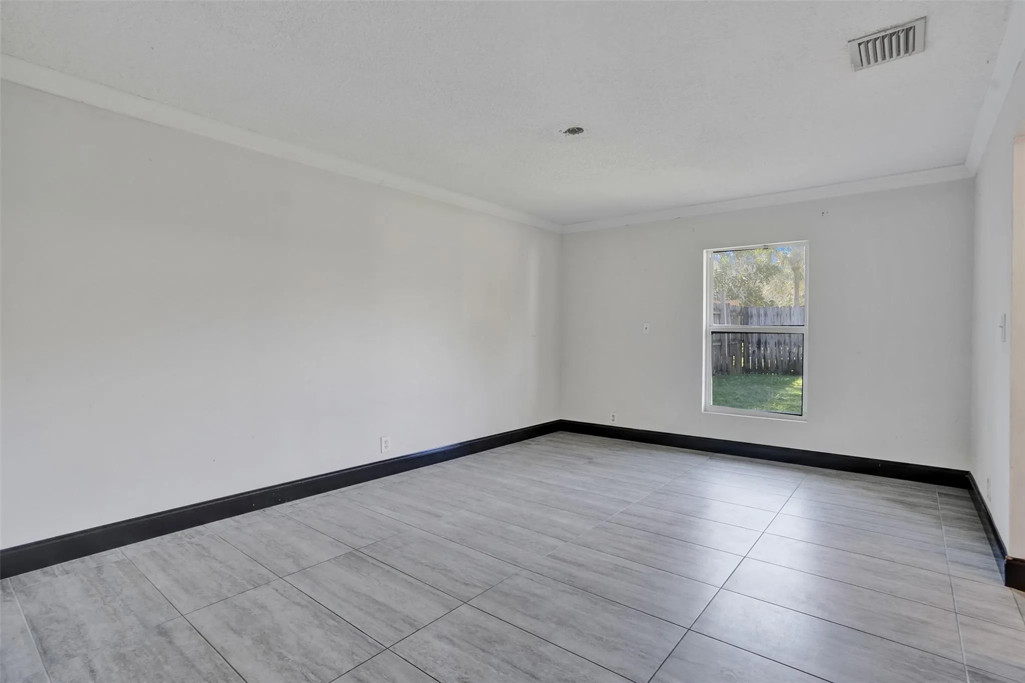 967 NW 89th Ave