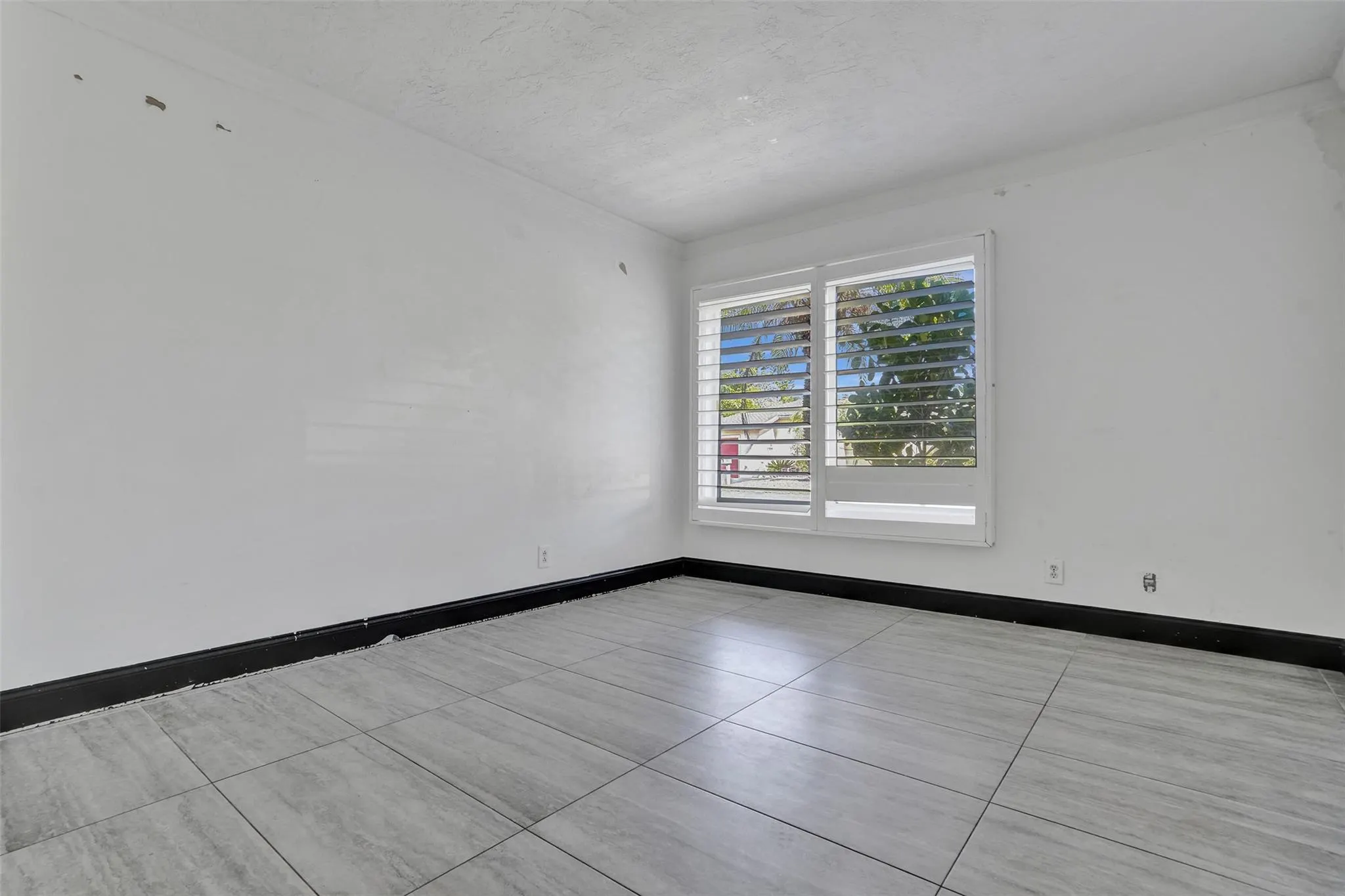 967 NW 89th Ave
