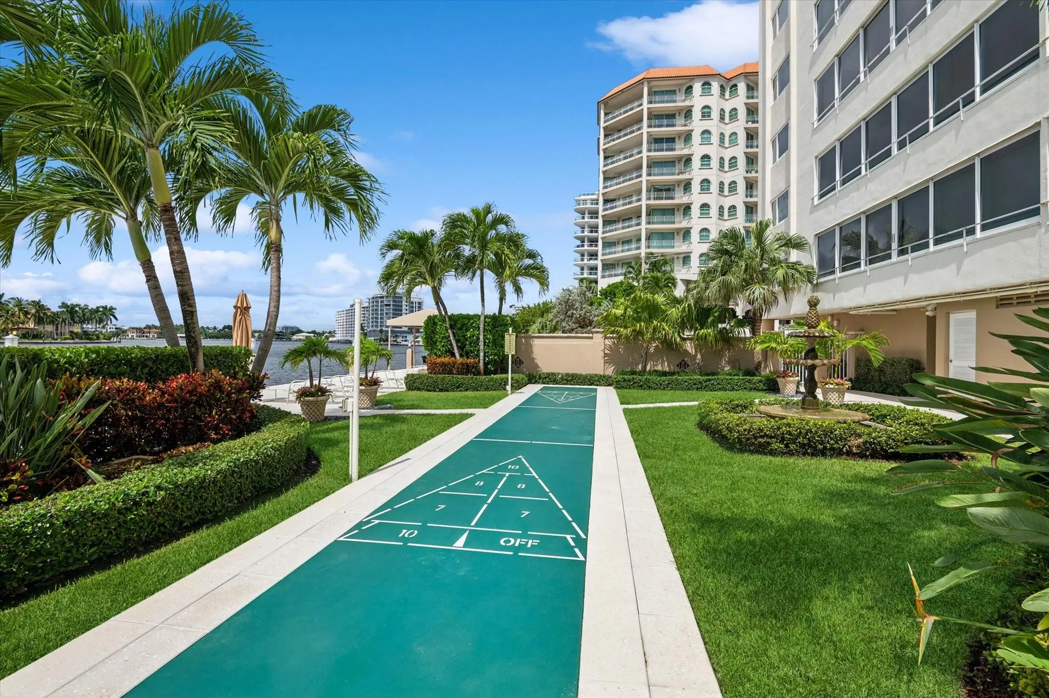 215 N Birch Rd, #2A
