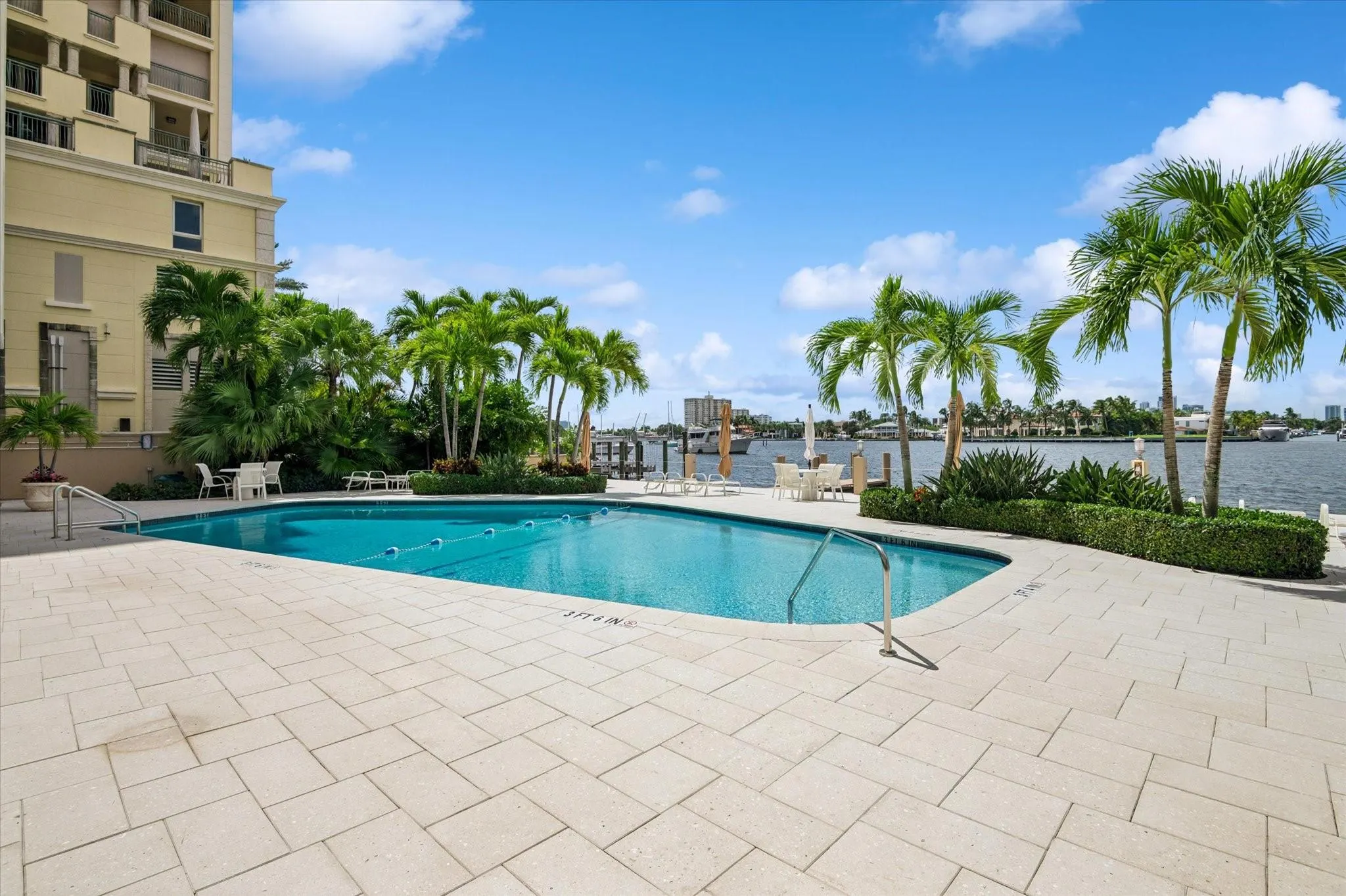 215 N Birch Rd, #2A