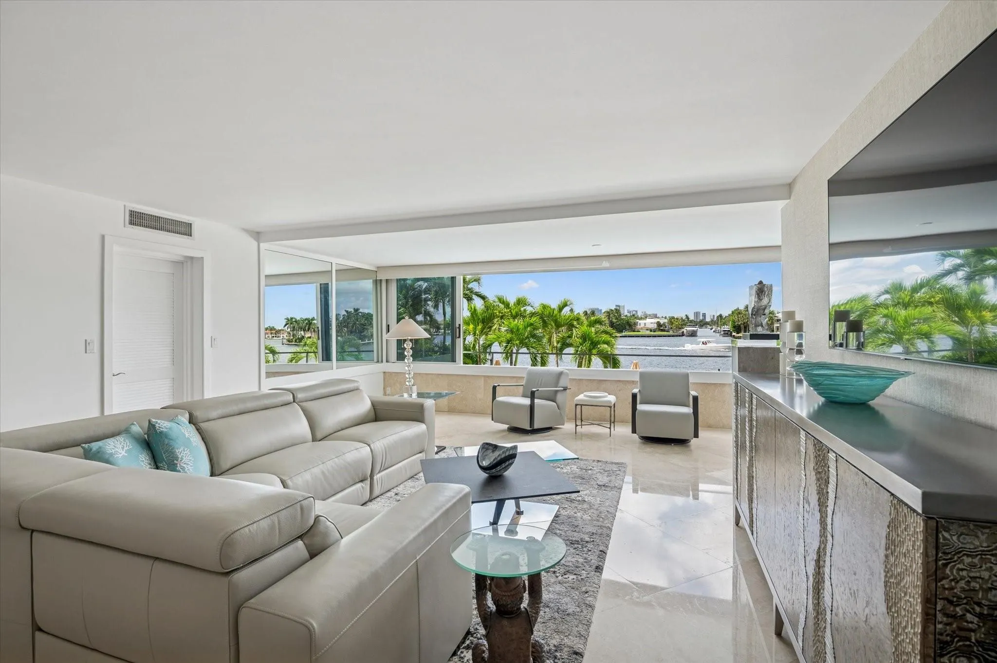 215 N Birch Rd, #2A