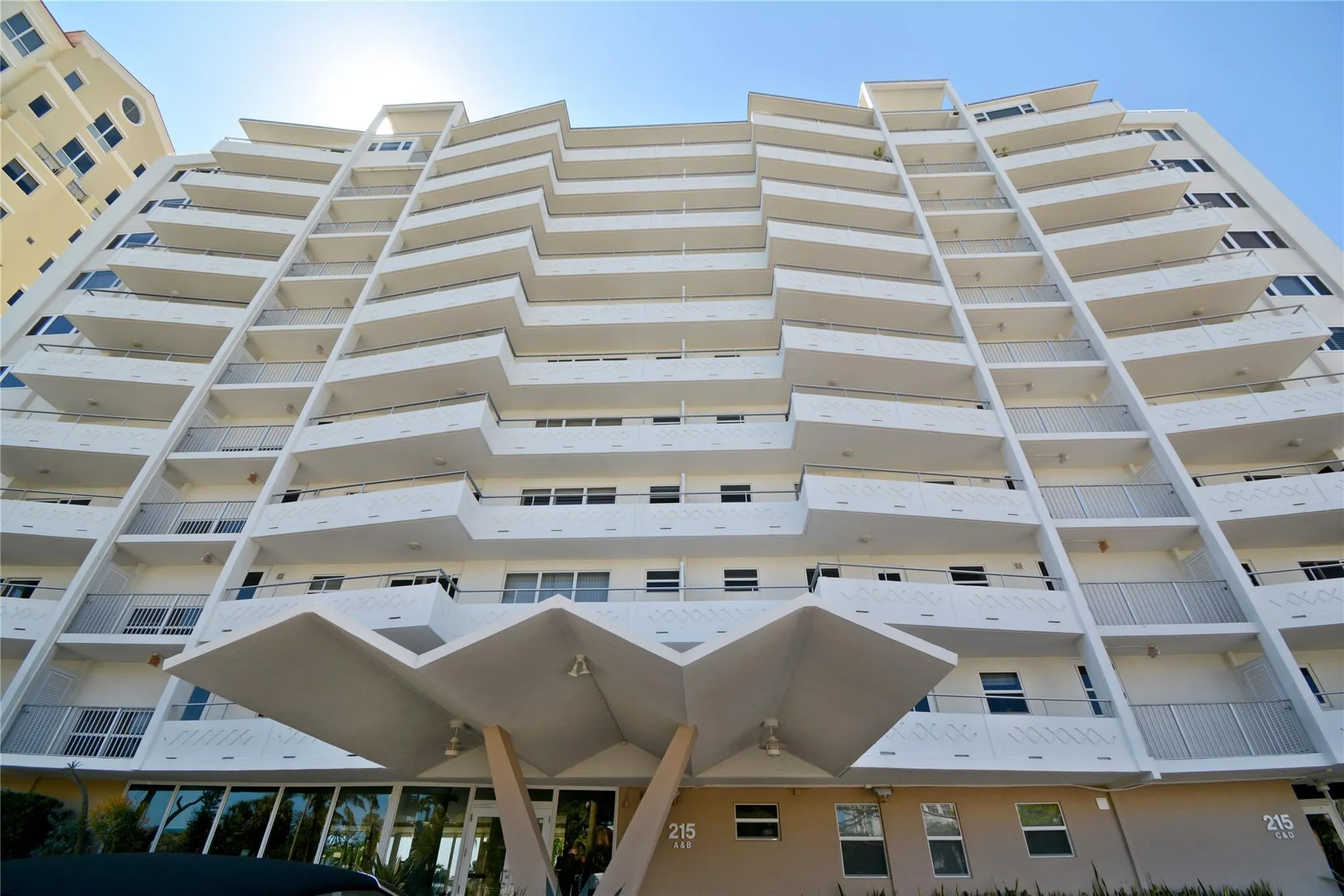 215 N Birch Rd, #2A