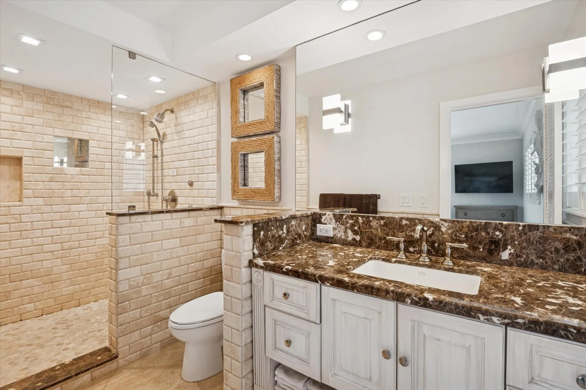 215 N Birch Rd, #2A