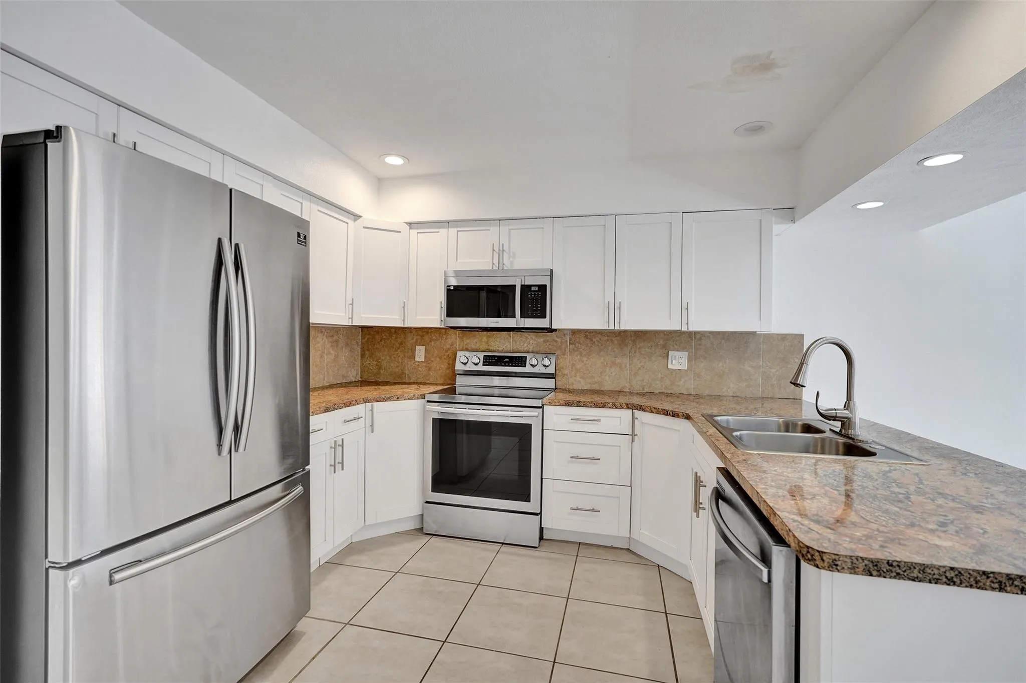 5910 NE 17th Rd