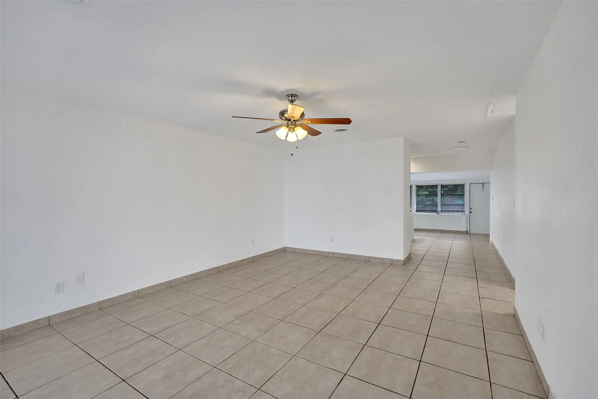 5910 NE 17th Rd