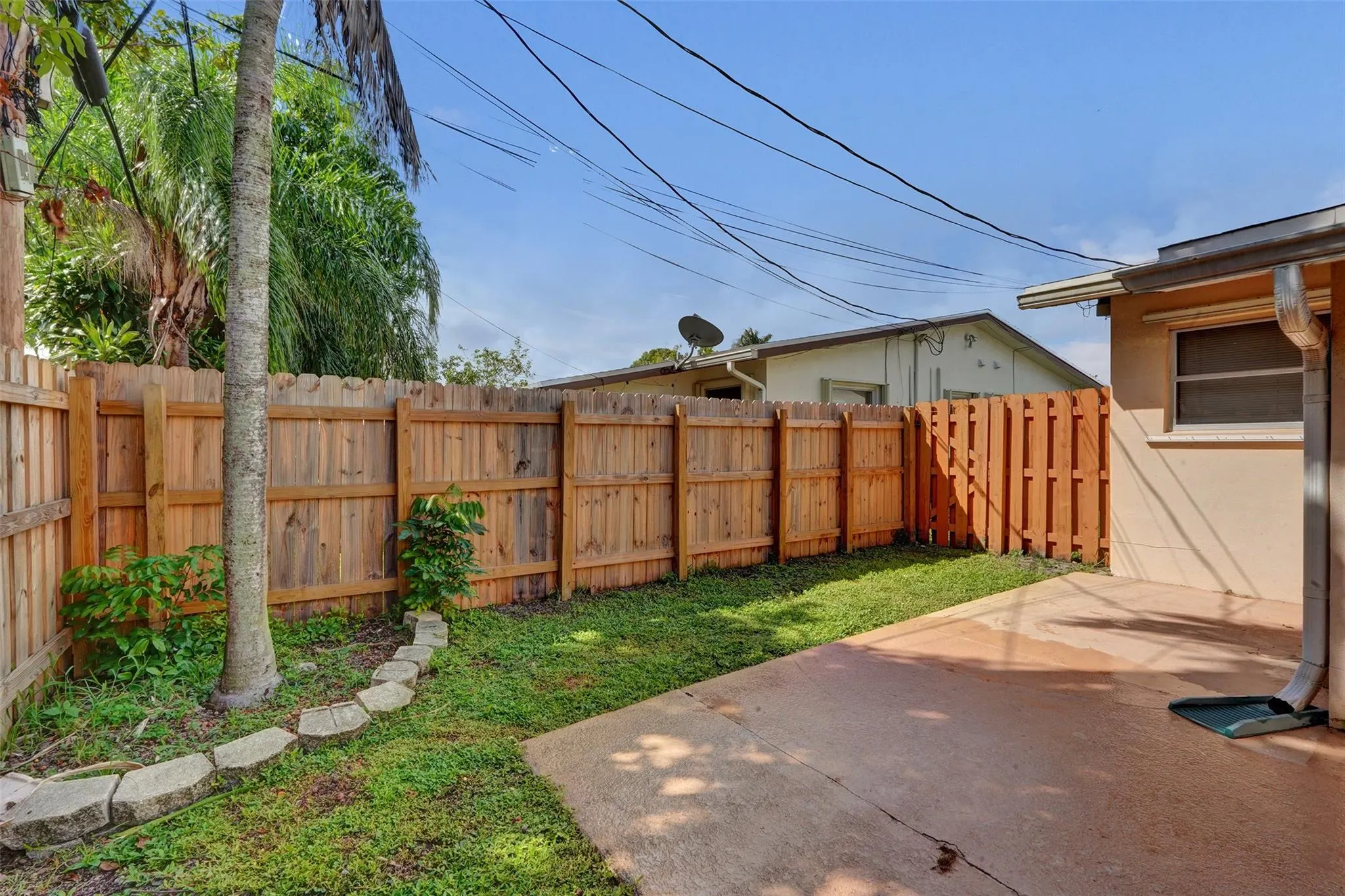 5910 NE 17th Rd