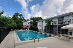 104 SE 10th St, #101