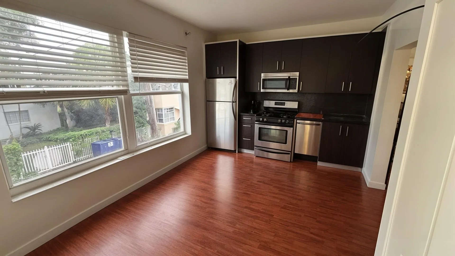 1320 Drexel Ave, #208