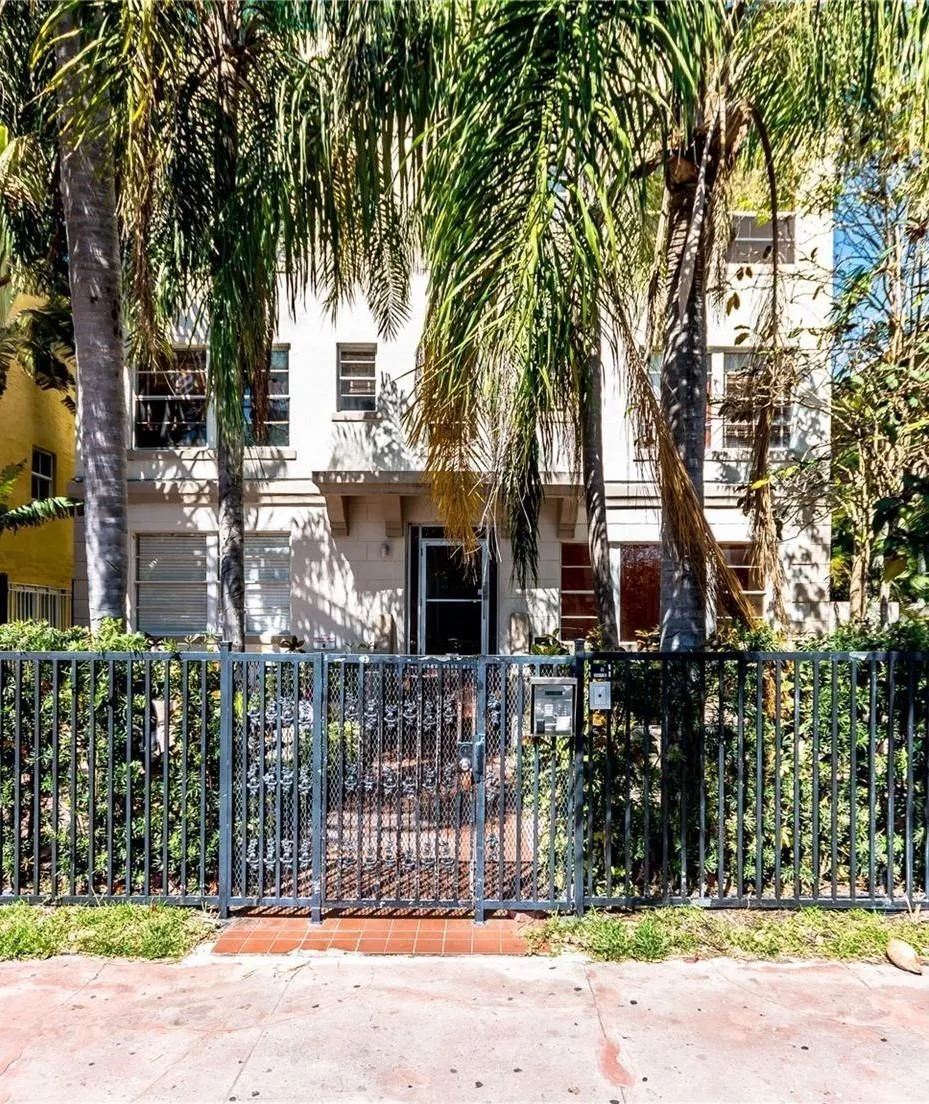 1320 Drexel Ave, #208