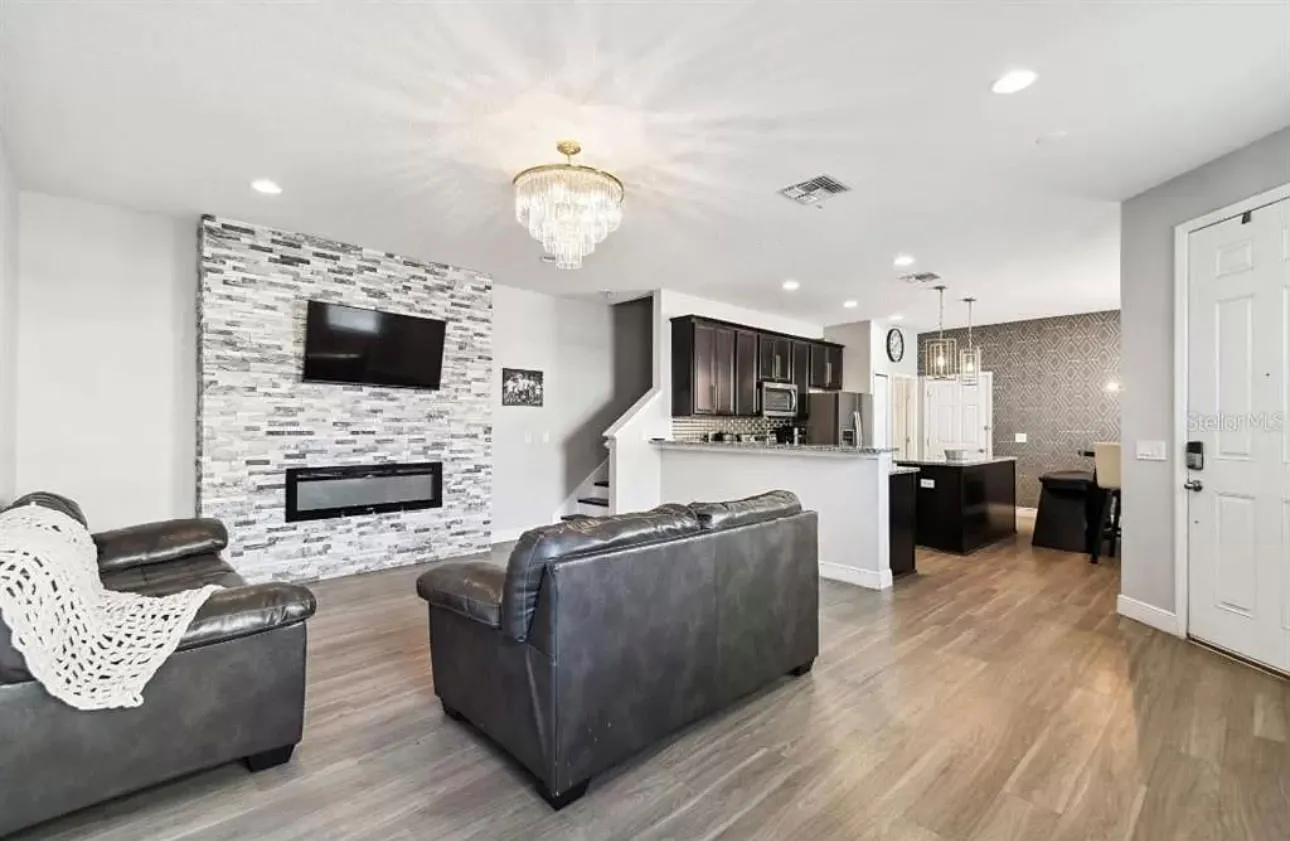 4259 Gumbo Limbo Dr.