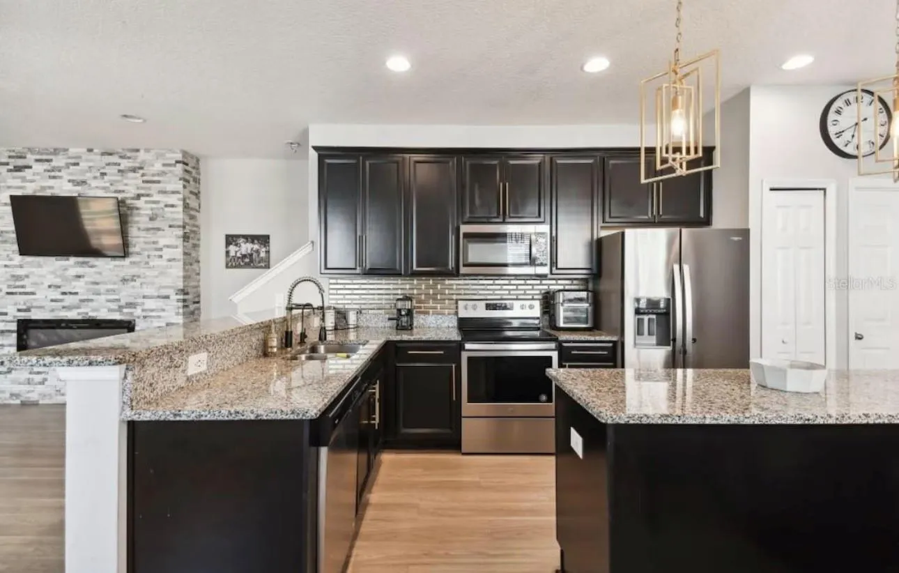4259 Gumbo Limbo Dr.