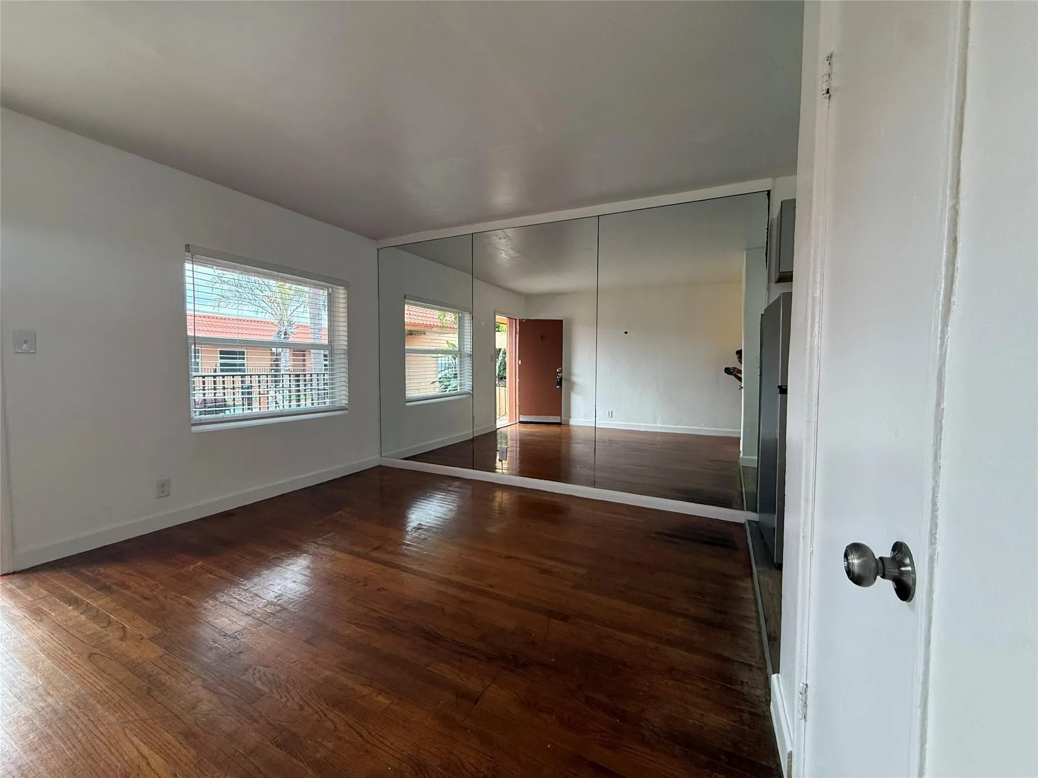 2037 Madison St, #18