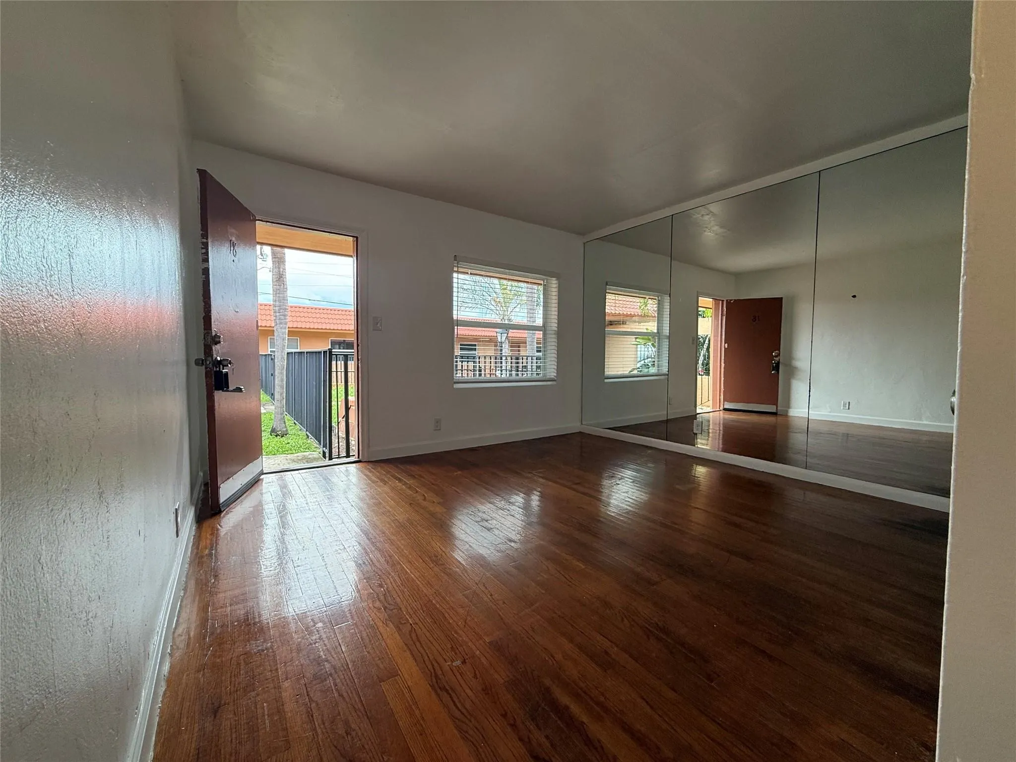 2037 Madison St, #18