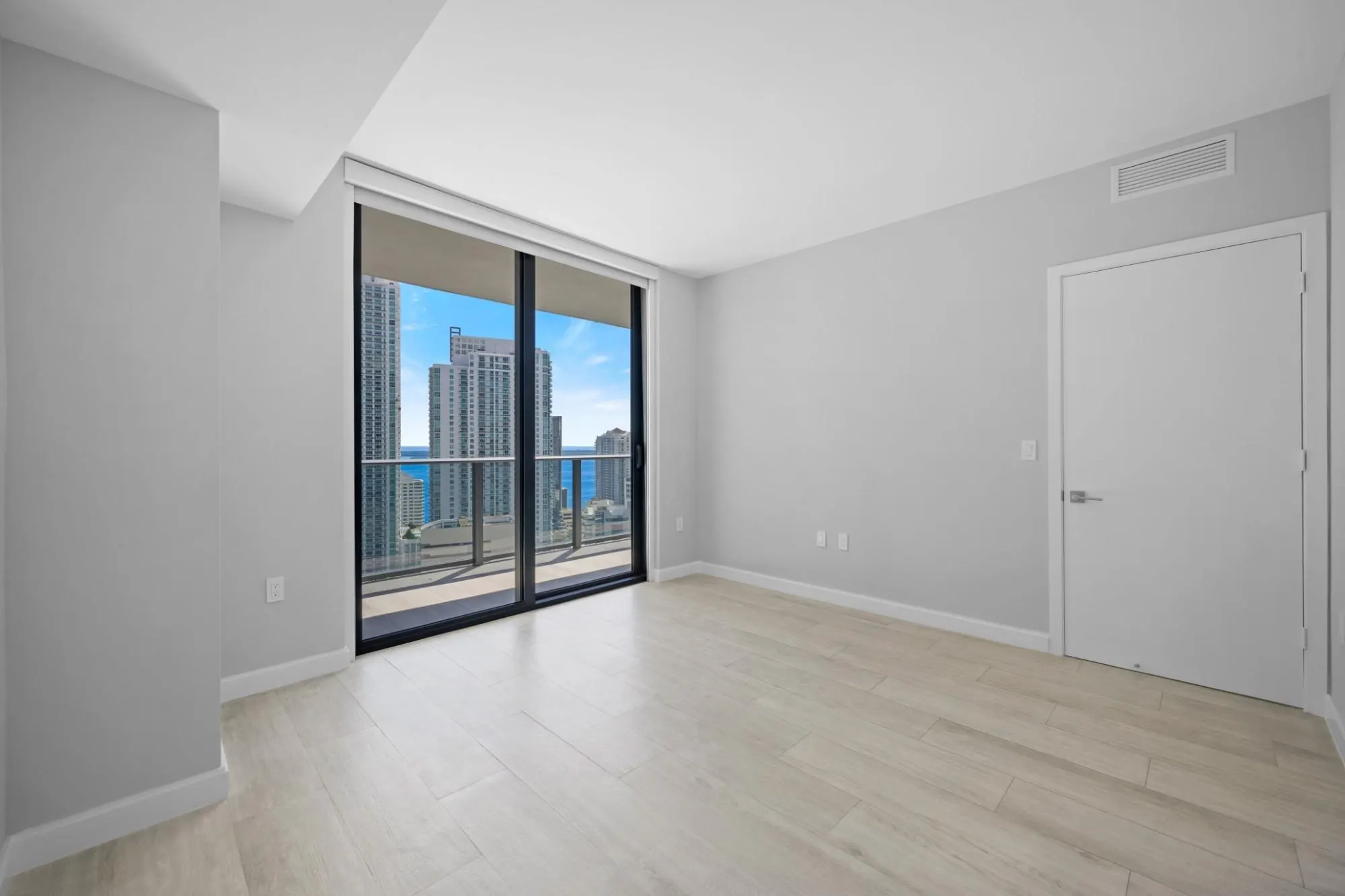 45 SW 9th St, #2602