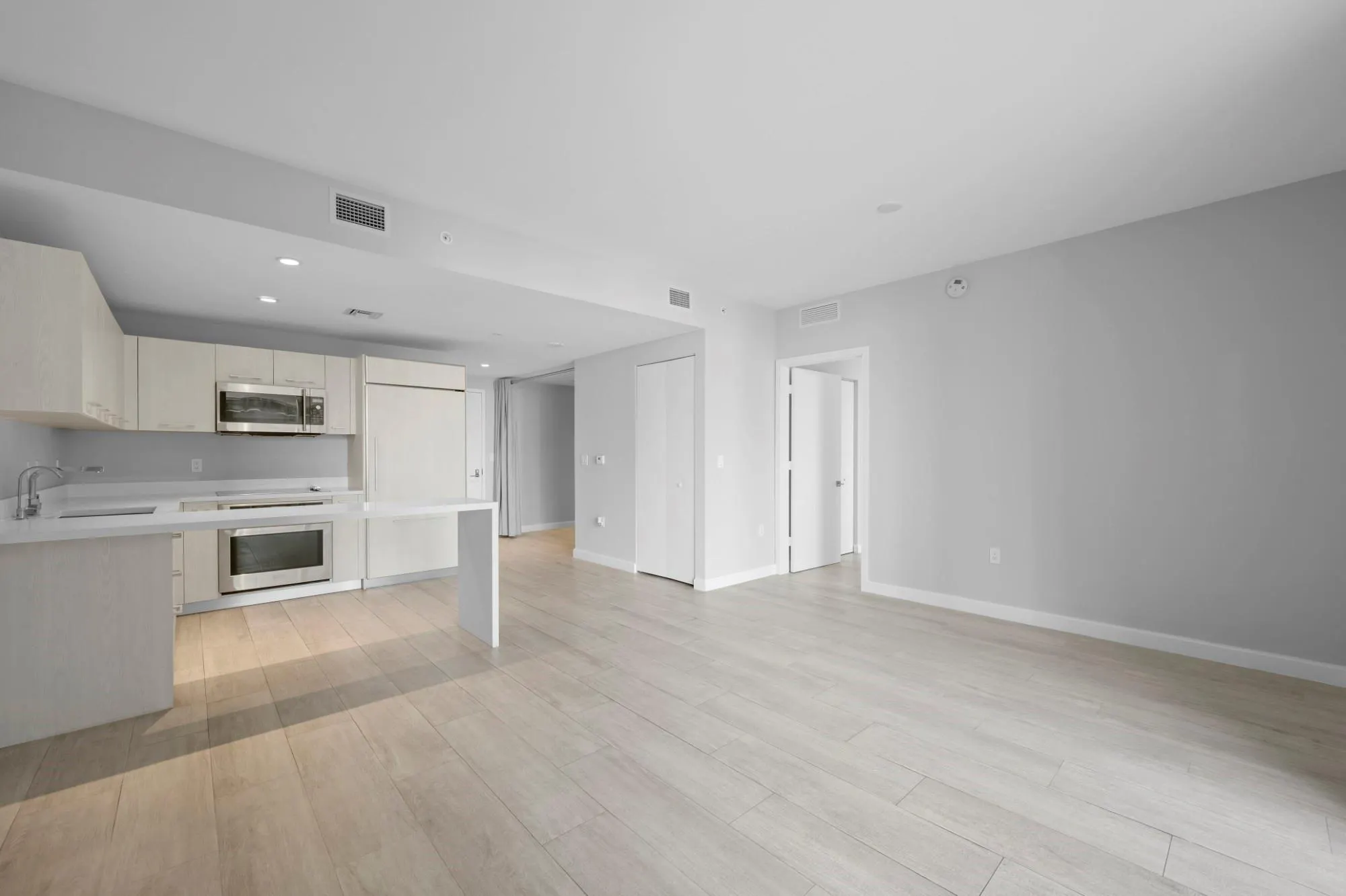 45 SW 9th St, #2602