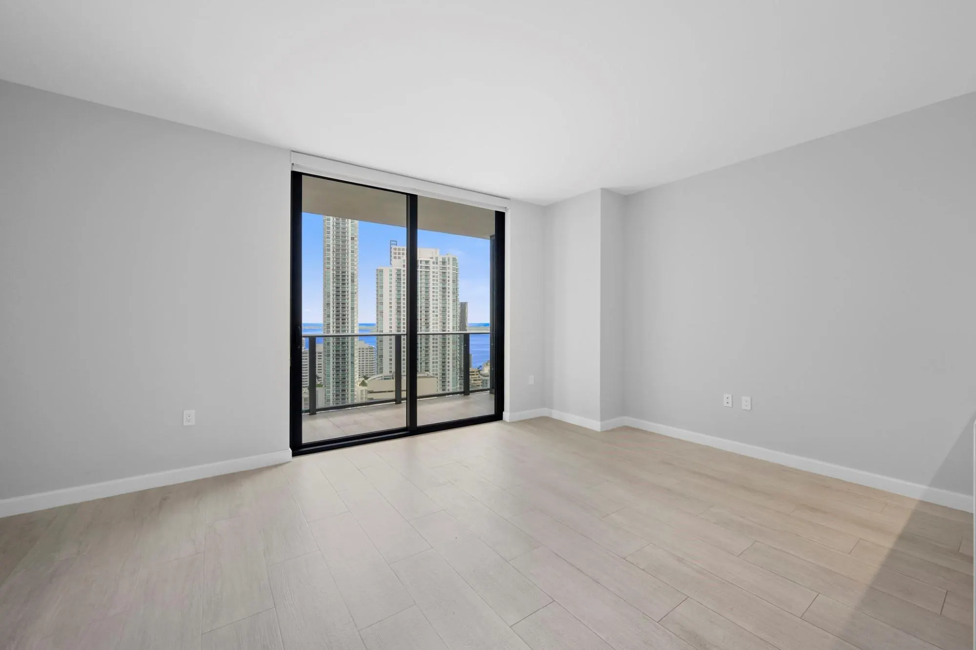 45 SW 9th St, #2602
