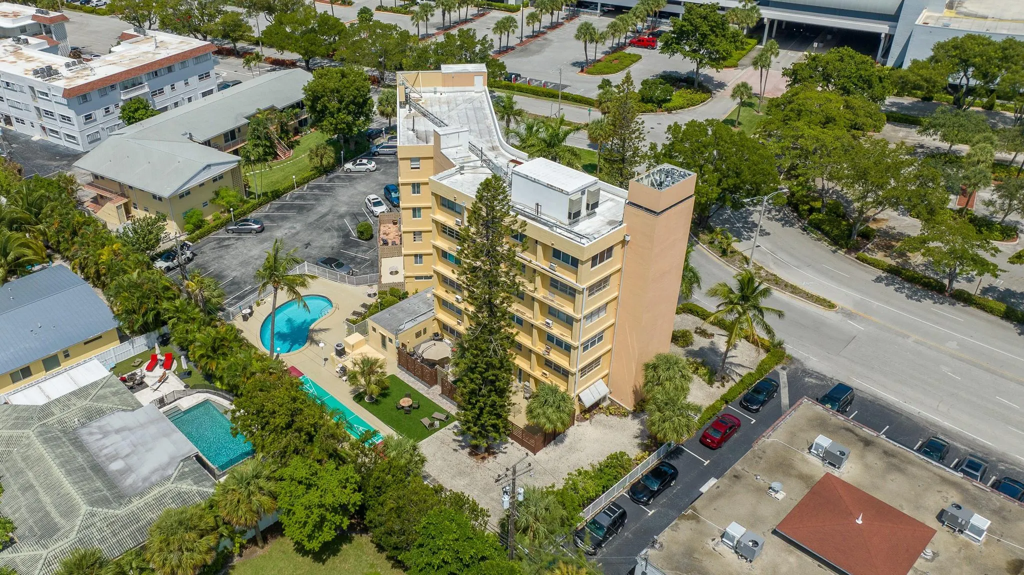 2400 NE 9th St, #301