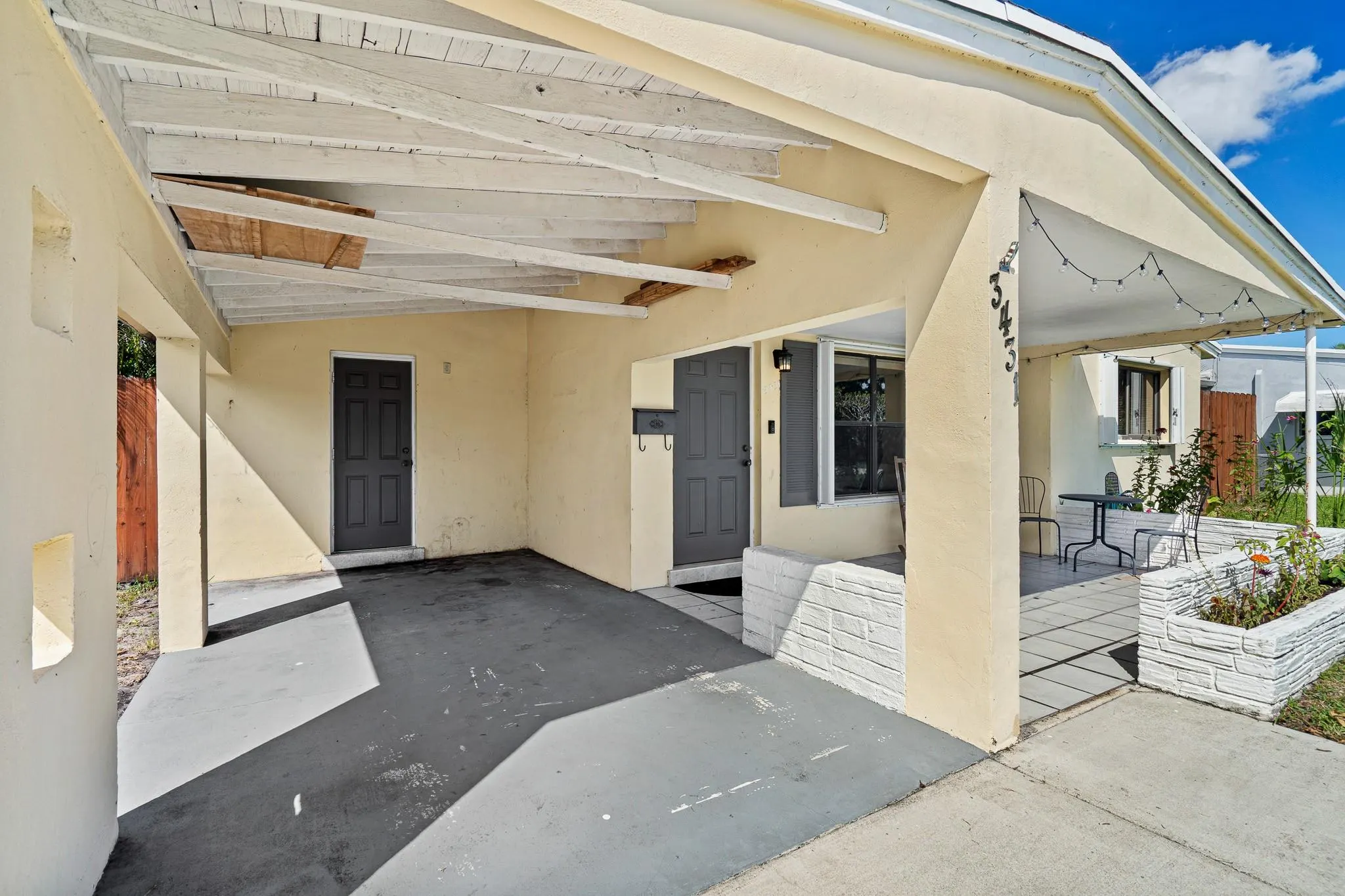 3431 SW 15th Ct