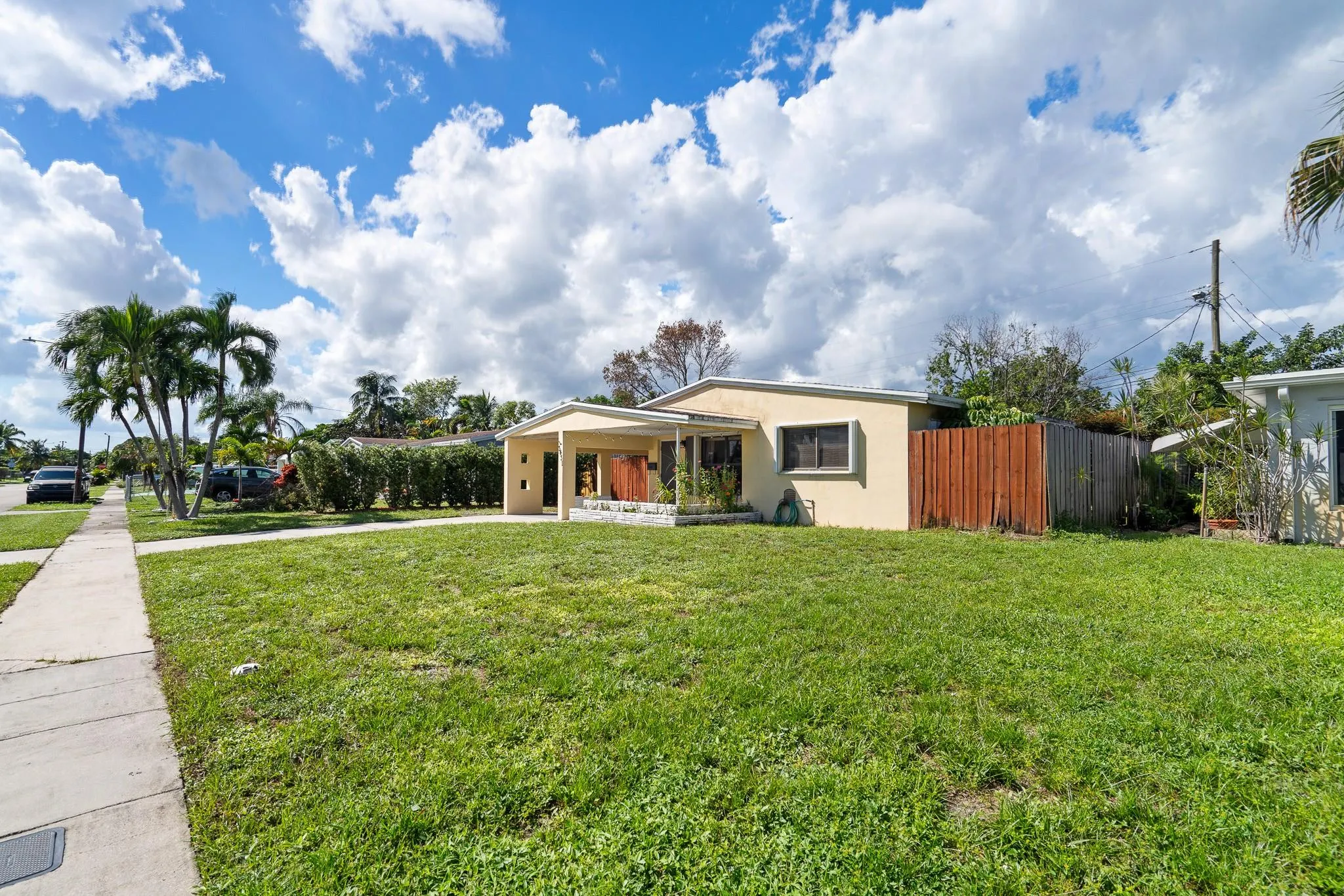 3431 SW 15th Ct