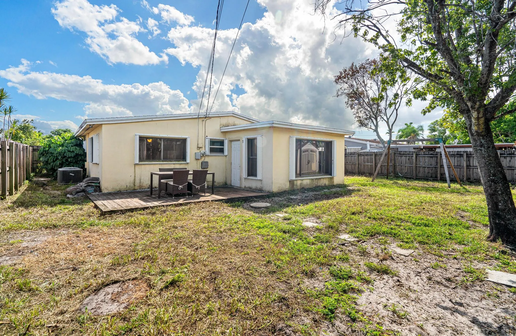 3431 SW 15th Ct