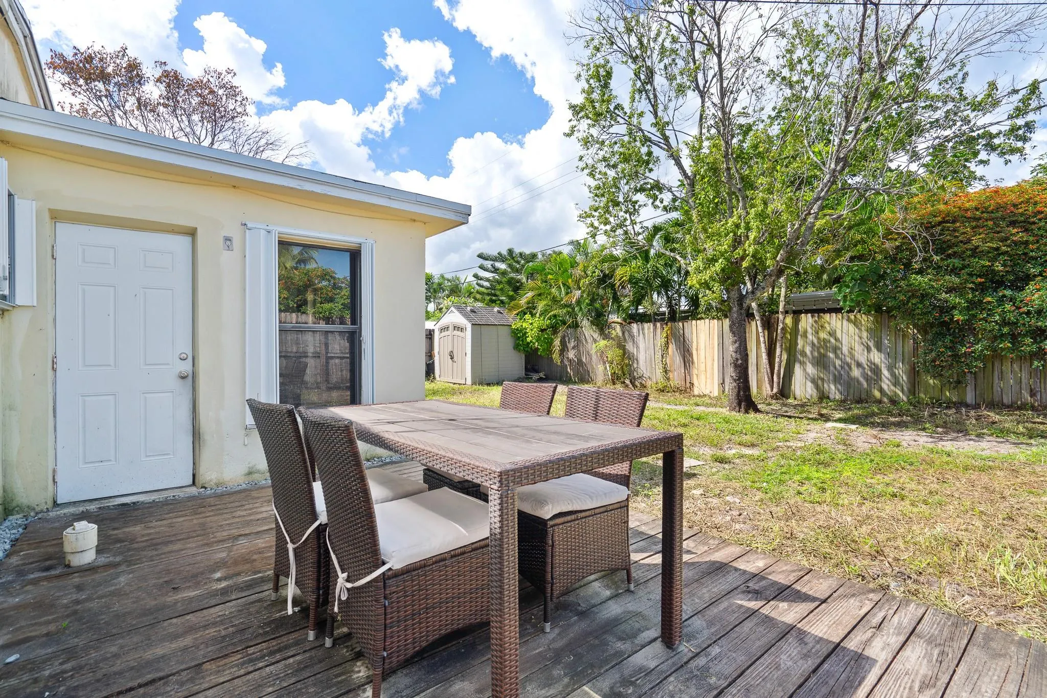 3431 SW 15th Ct