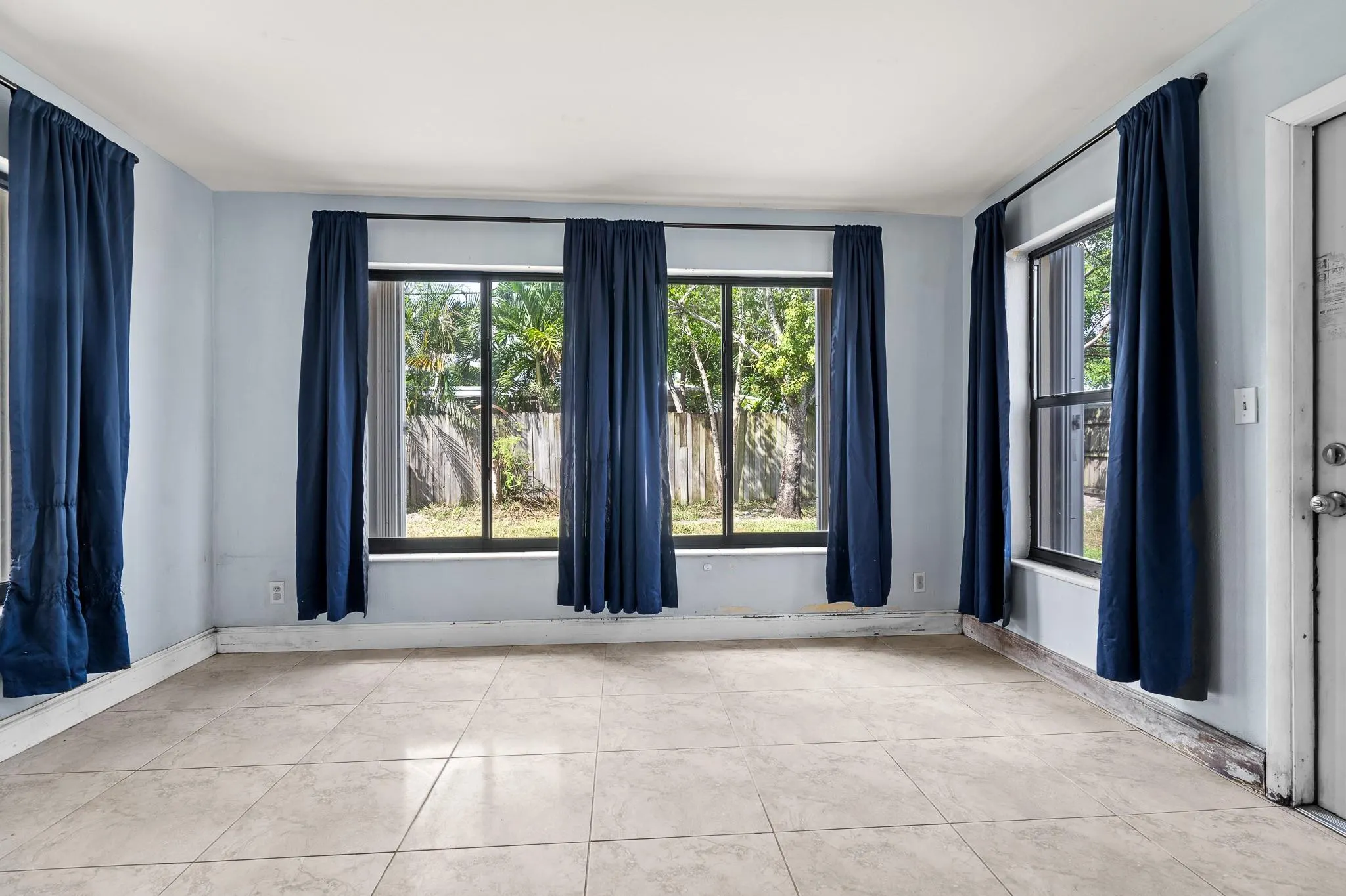 3431 SW 15th Ct
