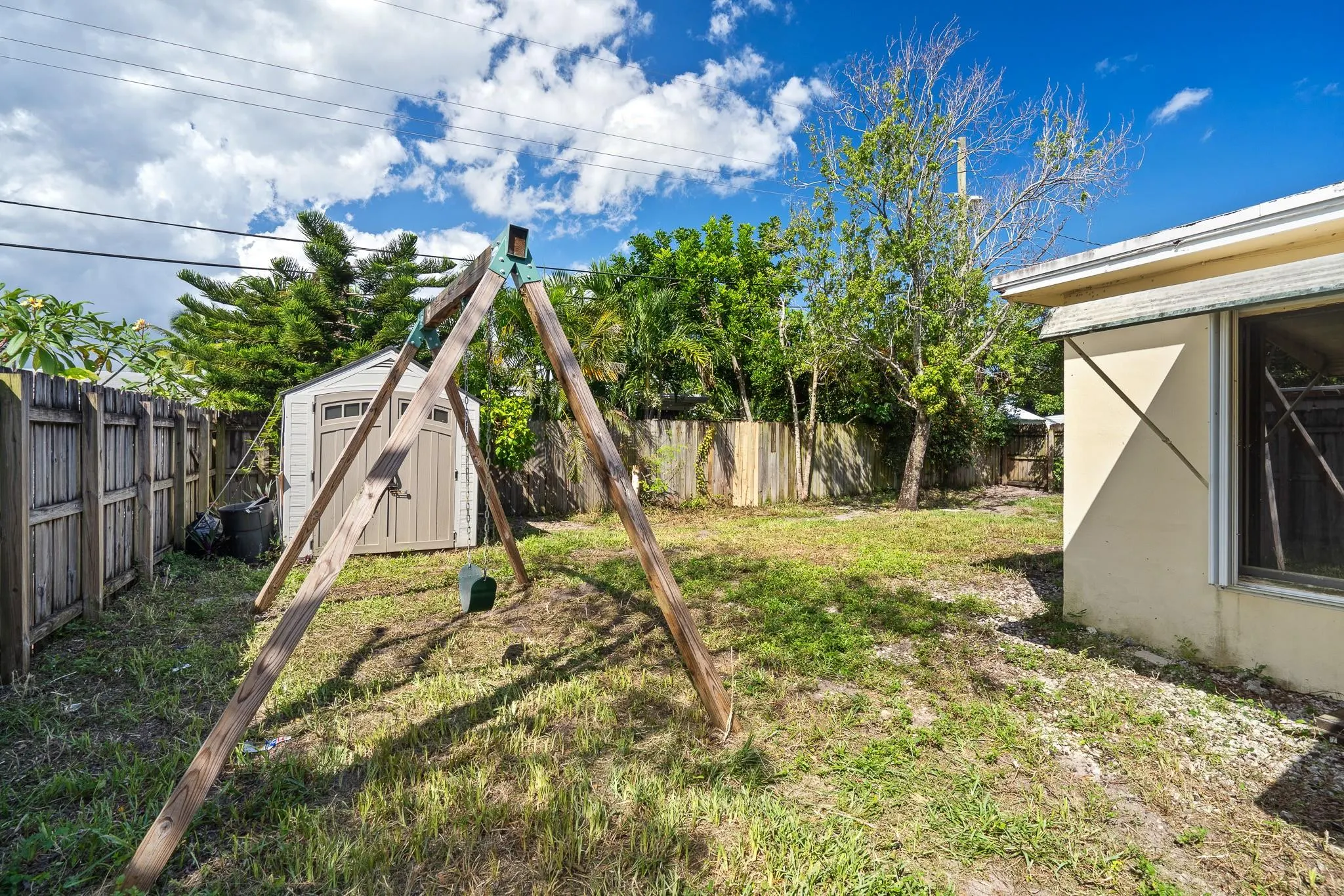 3431 SW 15th Ct