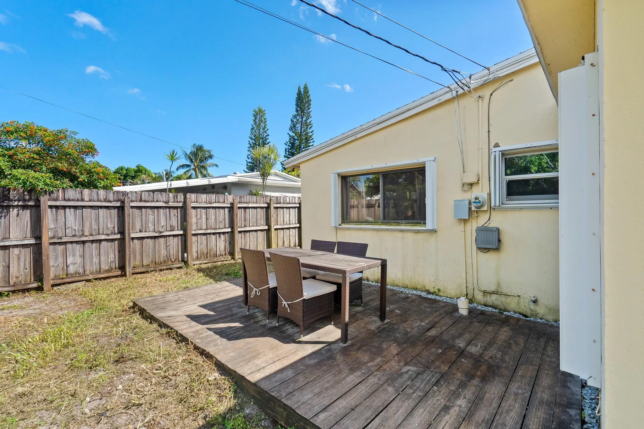 3431 SW 15th Ct