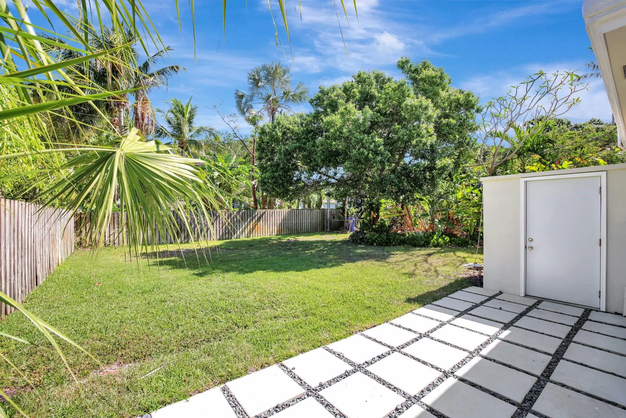 933 SW 19th St