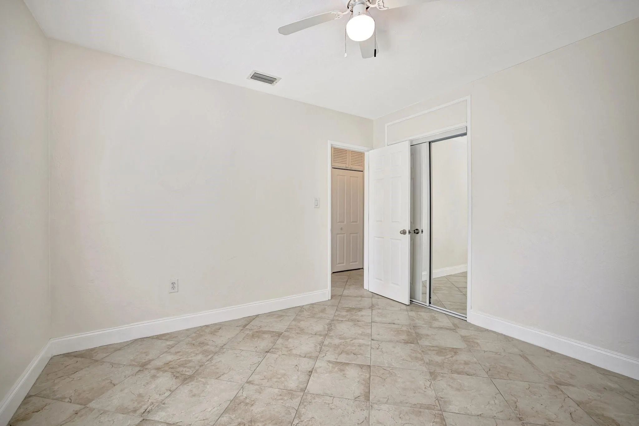 933 SW 19th St