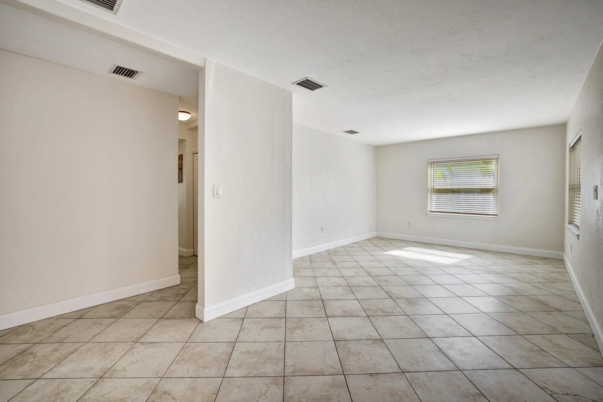 933 SW 19th St