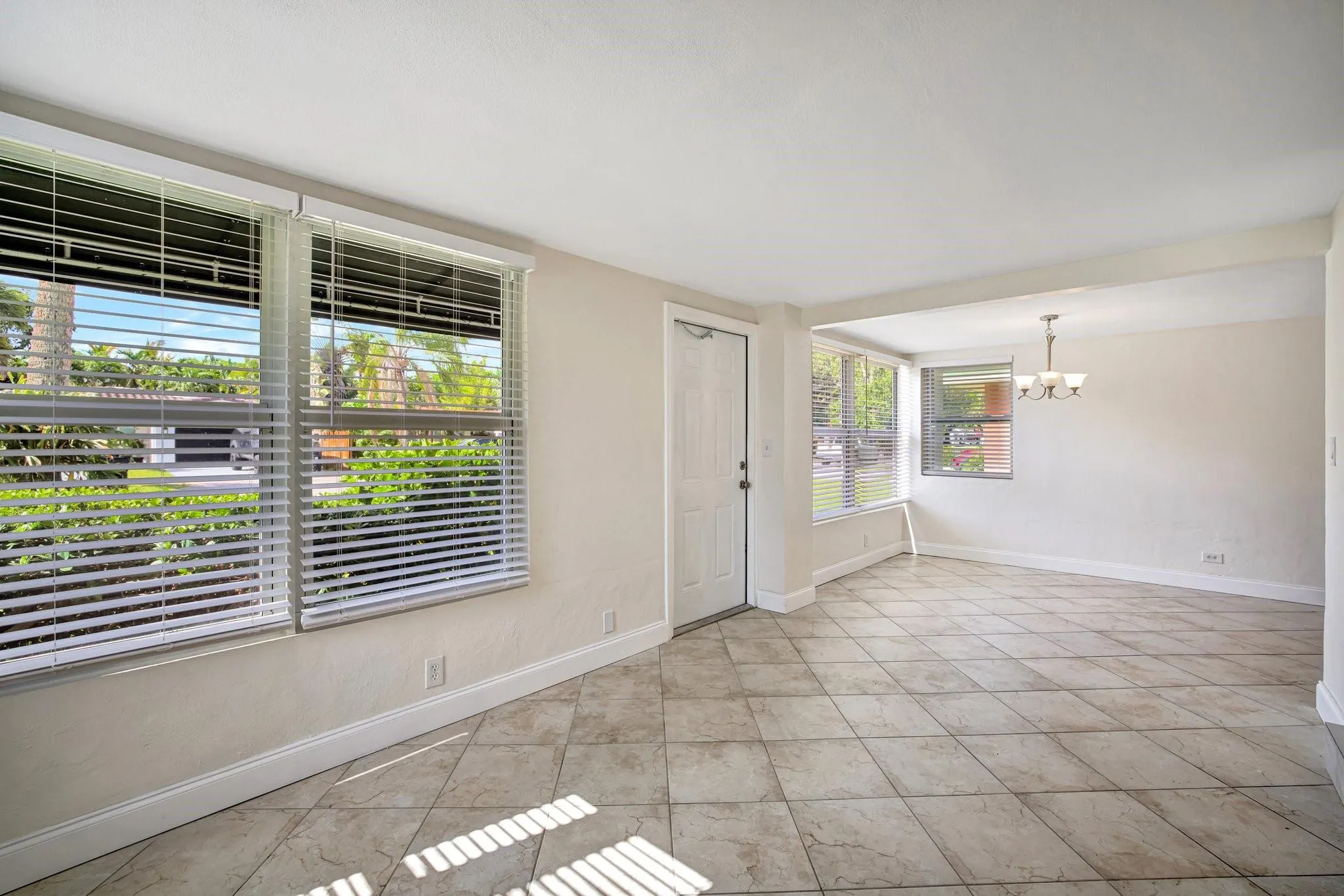 933 SW 19th St