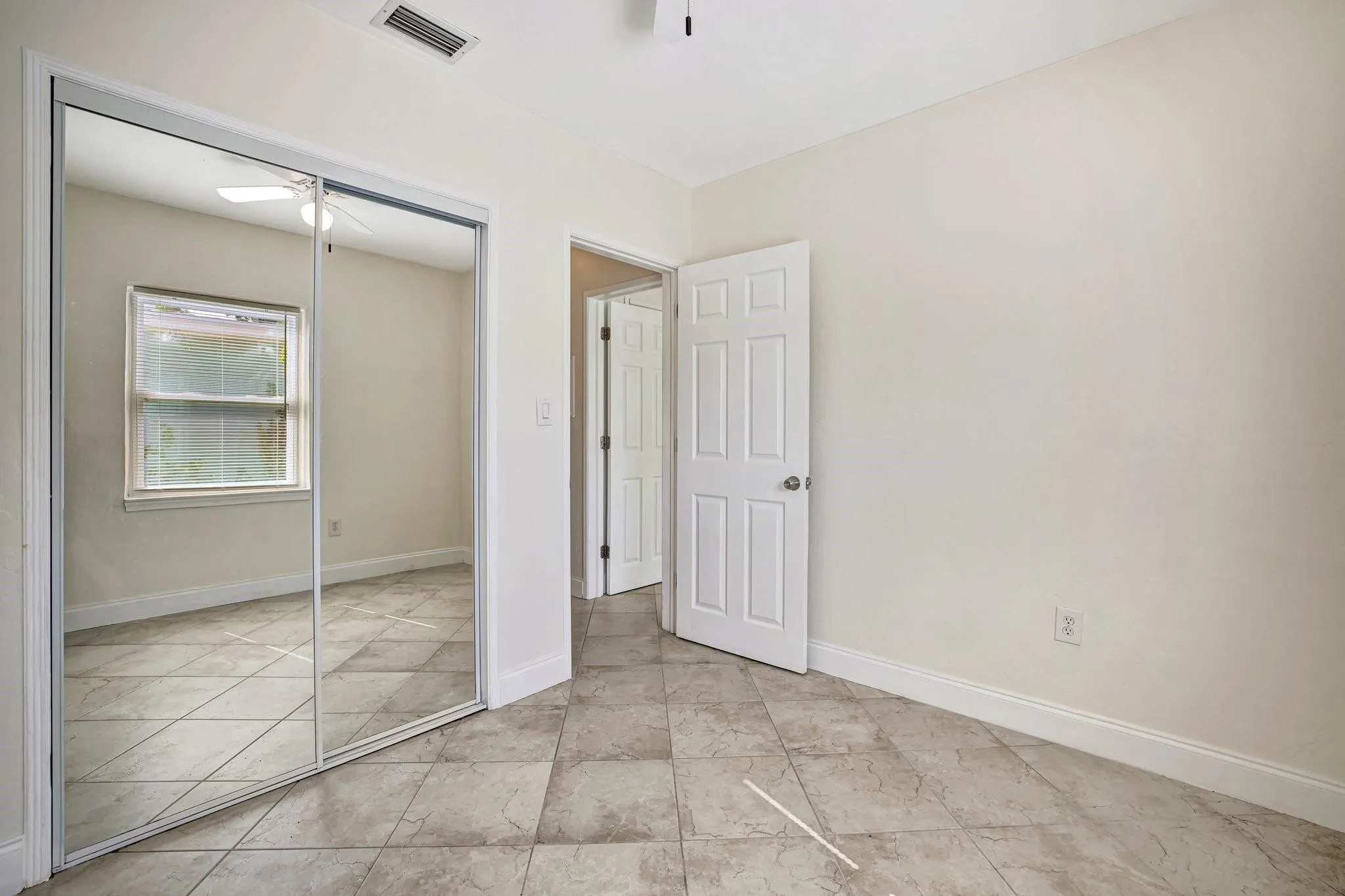 933 SW 19th St