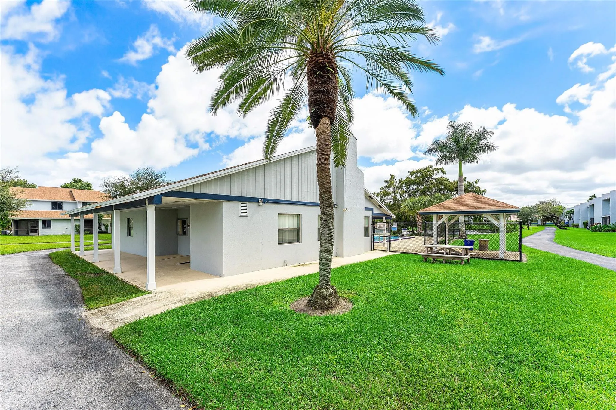 1525 E Woodbridge Lakes Cir, #1525