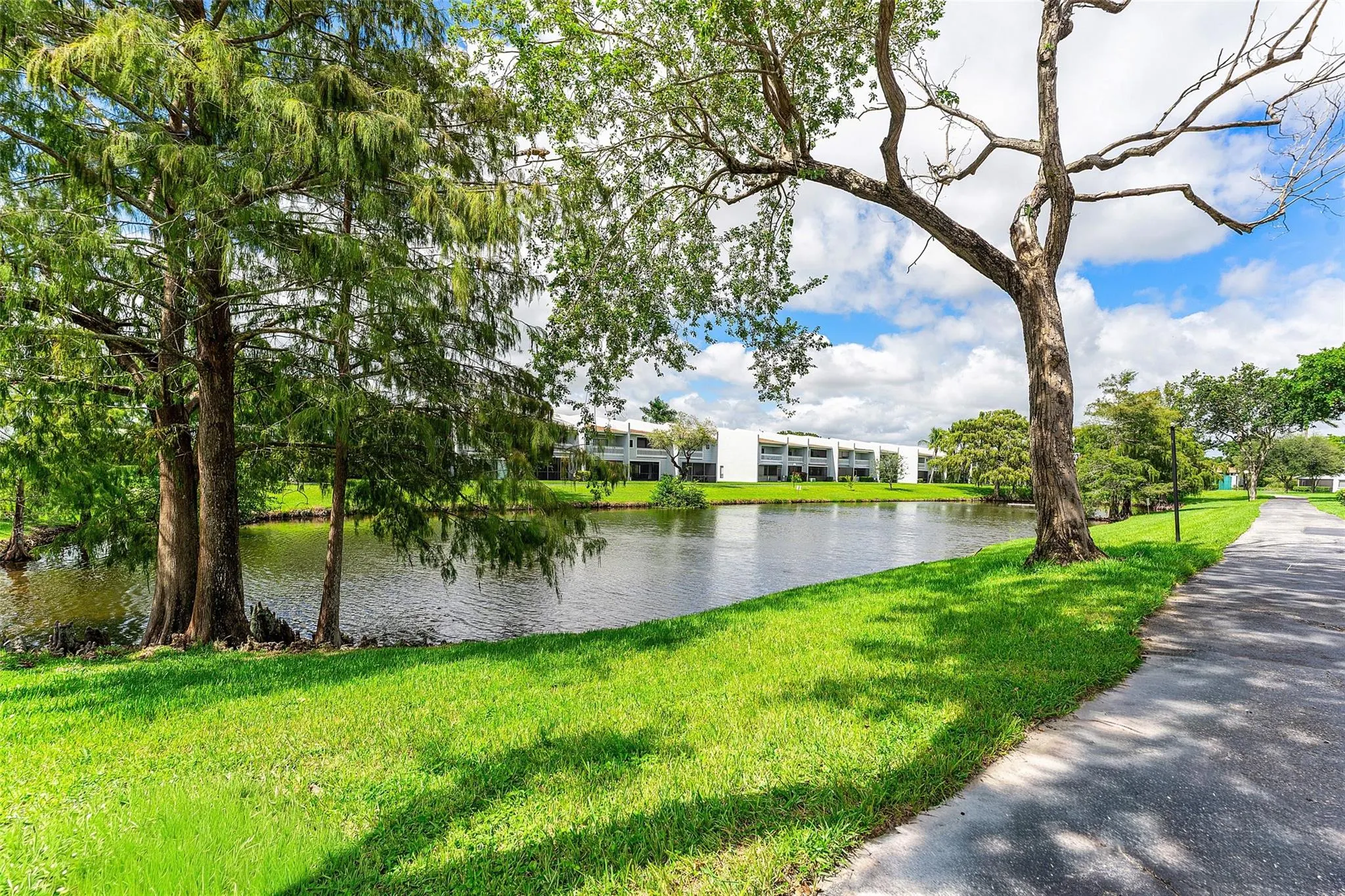 1525 E Woodbridge Lakes Cir, #1525